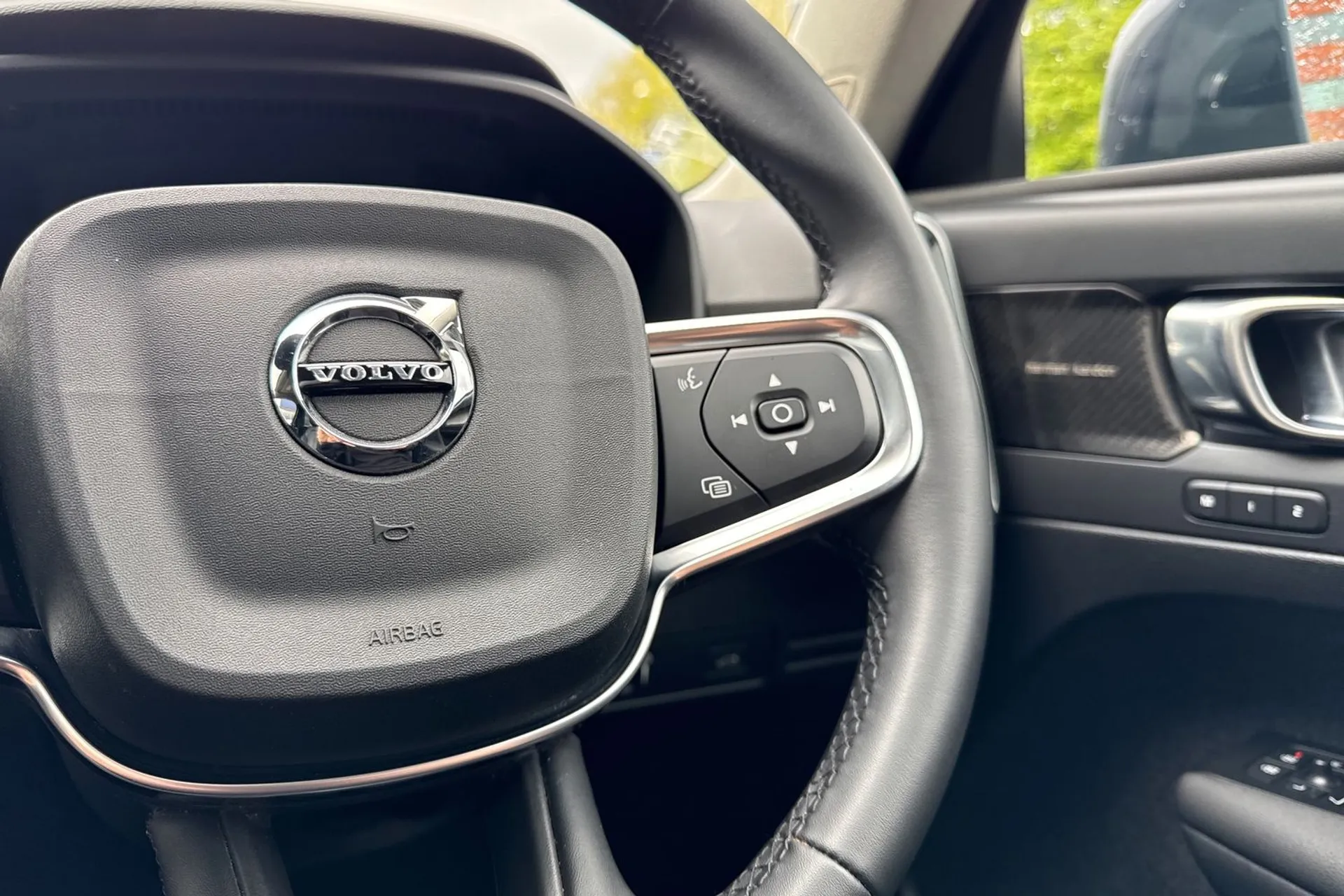 Volvo XC40 thumbnail image number 37