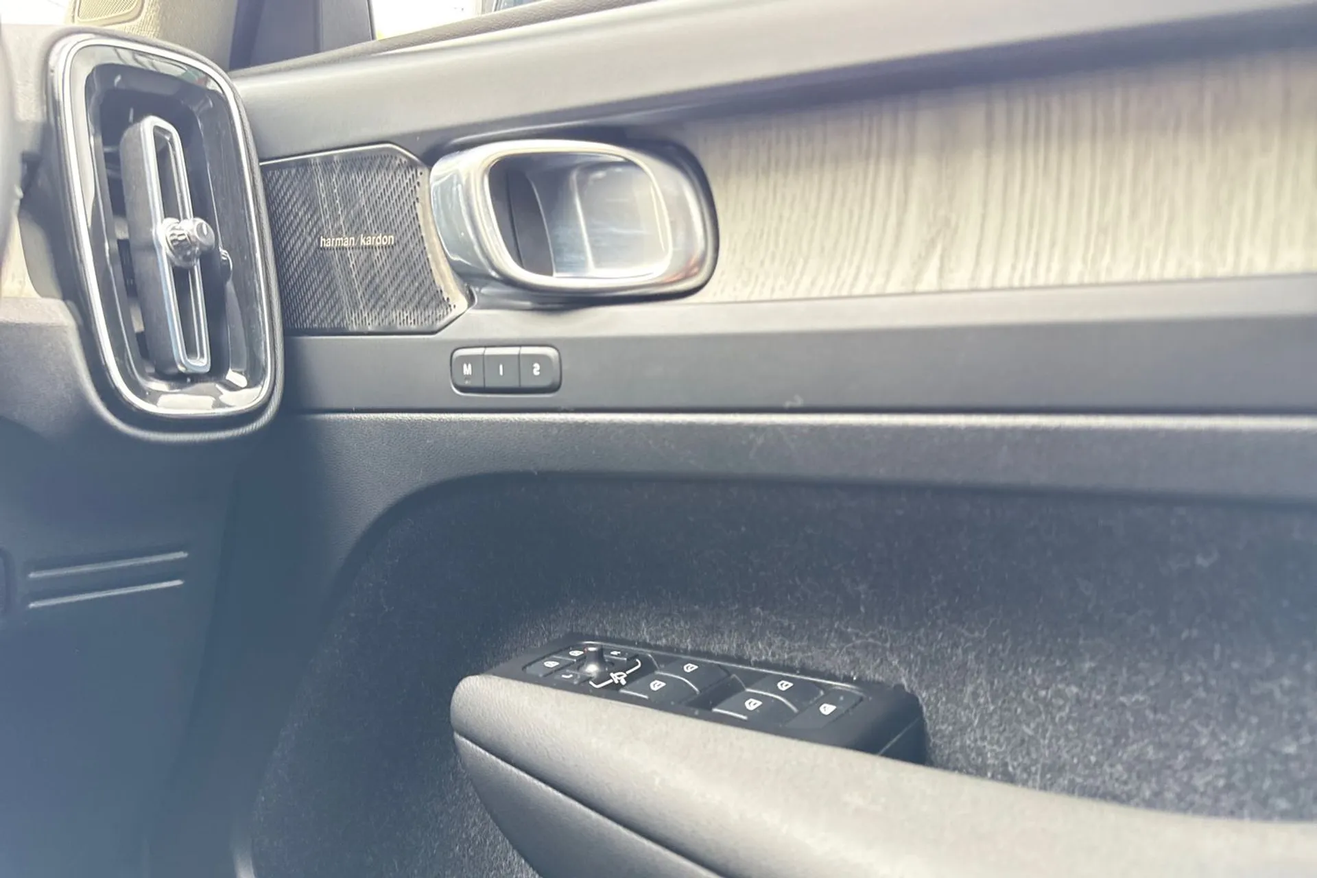 Volvo XC40 thumbnail image number 42