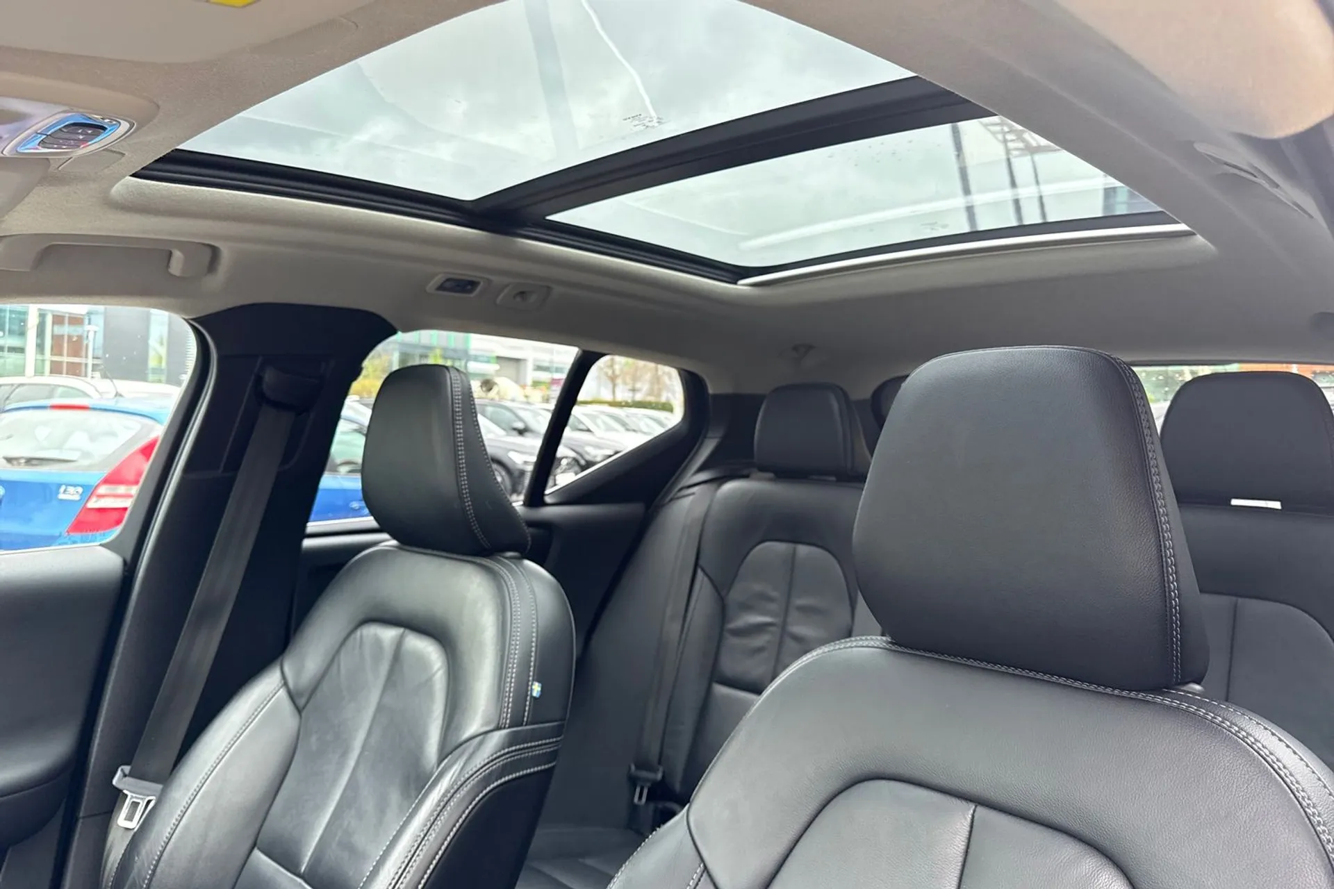 Volvo XC40 thumbnail image number 29