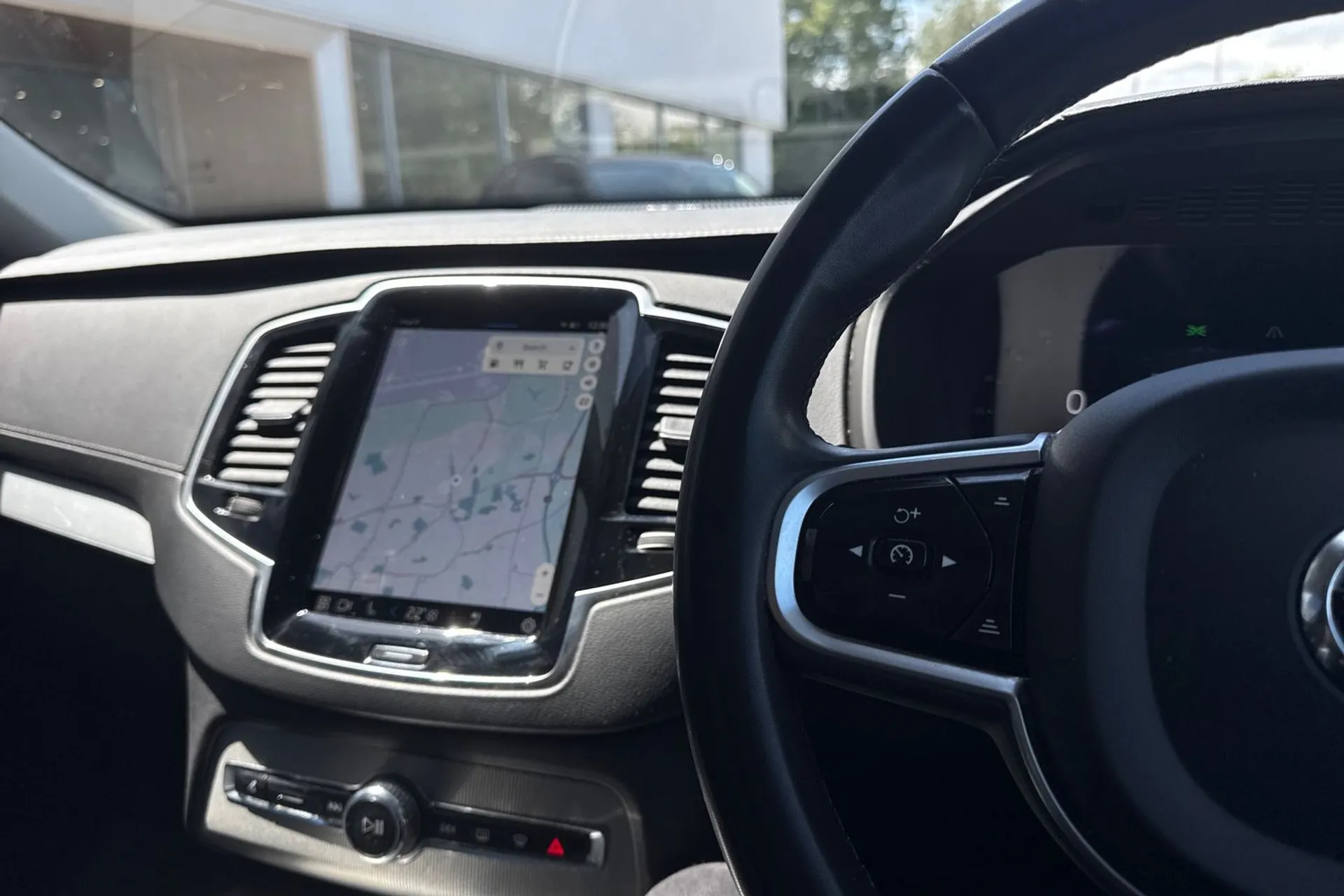 Volvo XC90 thumbnail image number 40