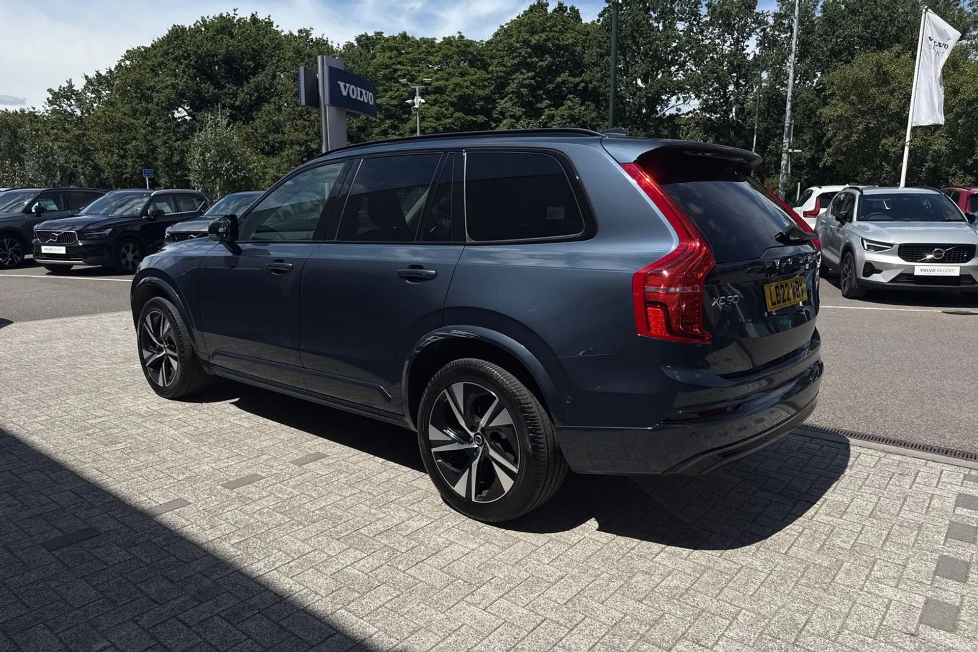 Volvo XC90 thumbnail image number 14