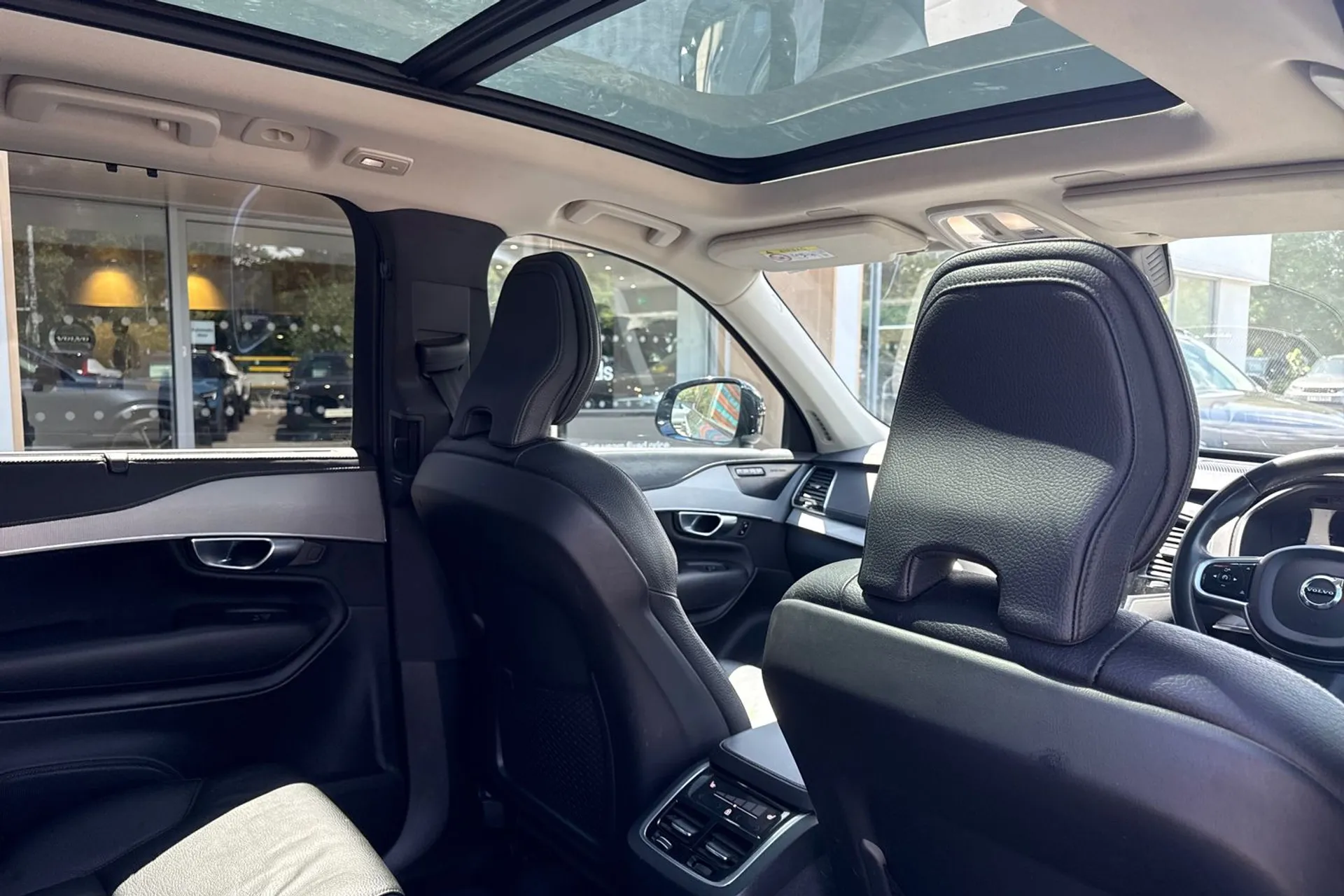 Volvo XC90 thumbnail image number 28