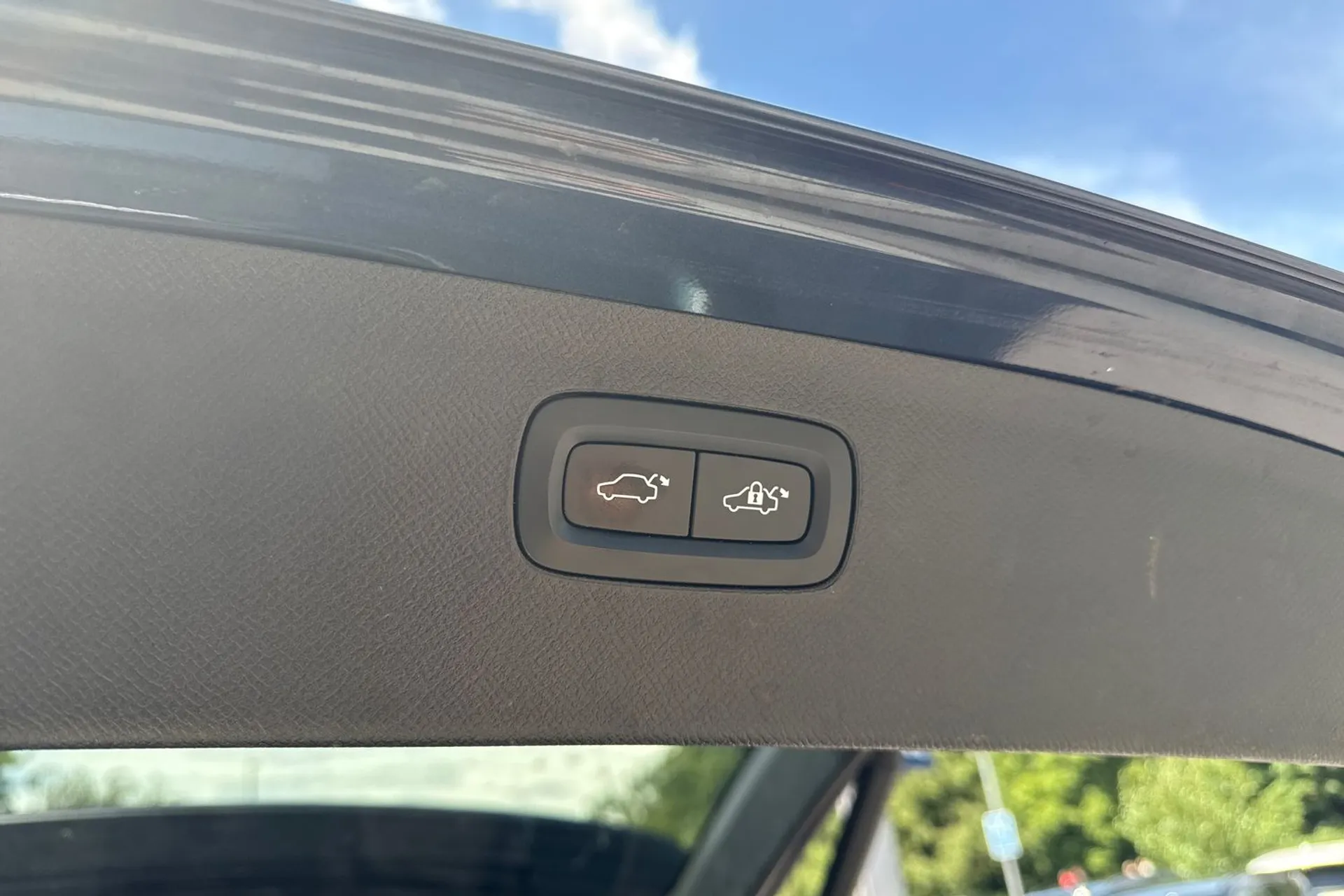 Volvo XC90 thumbnail image number 25