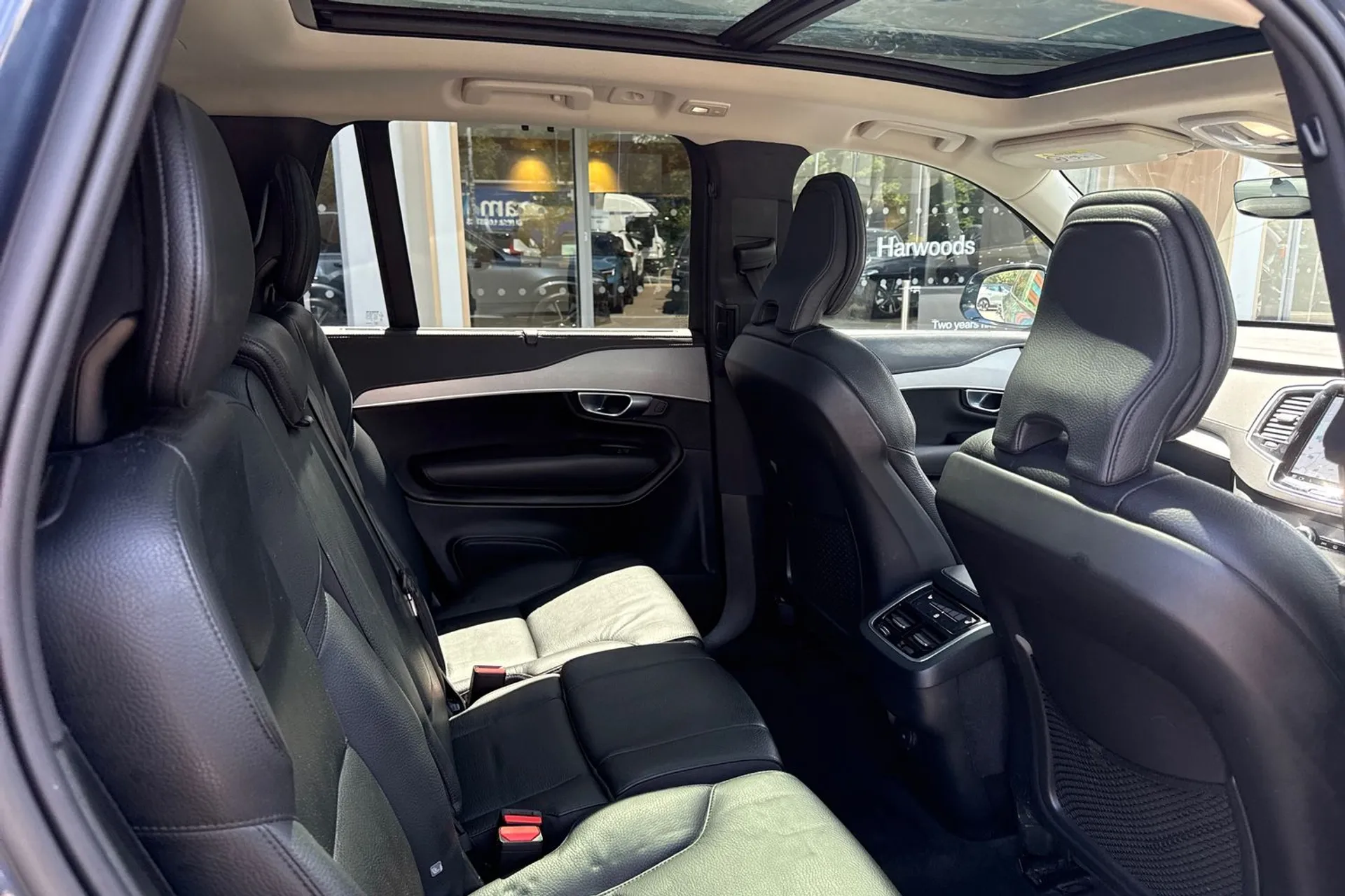 Volvo XC90 thumbnail image number 27