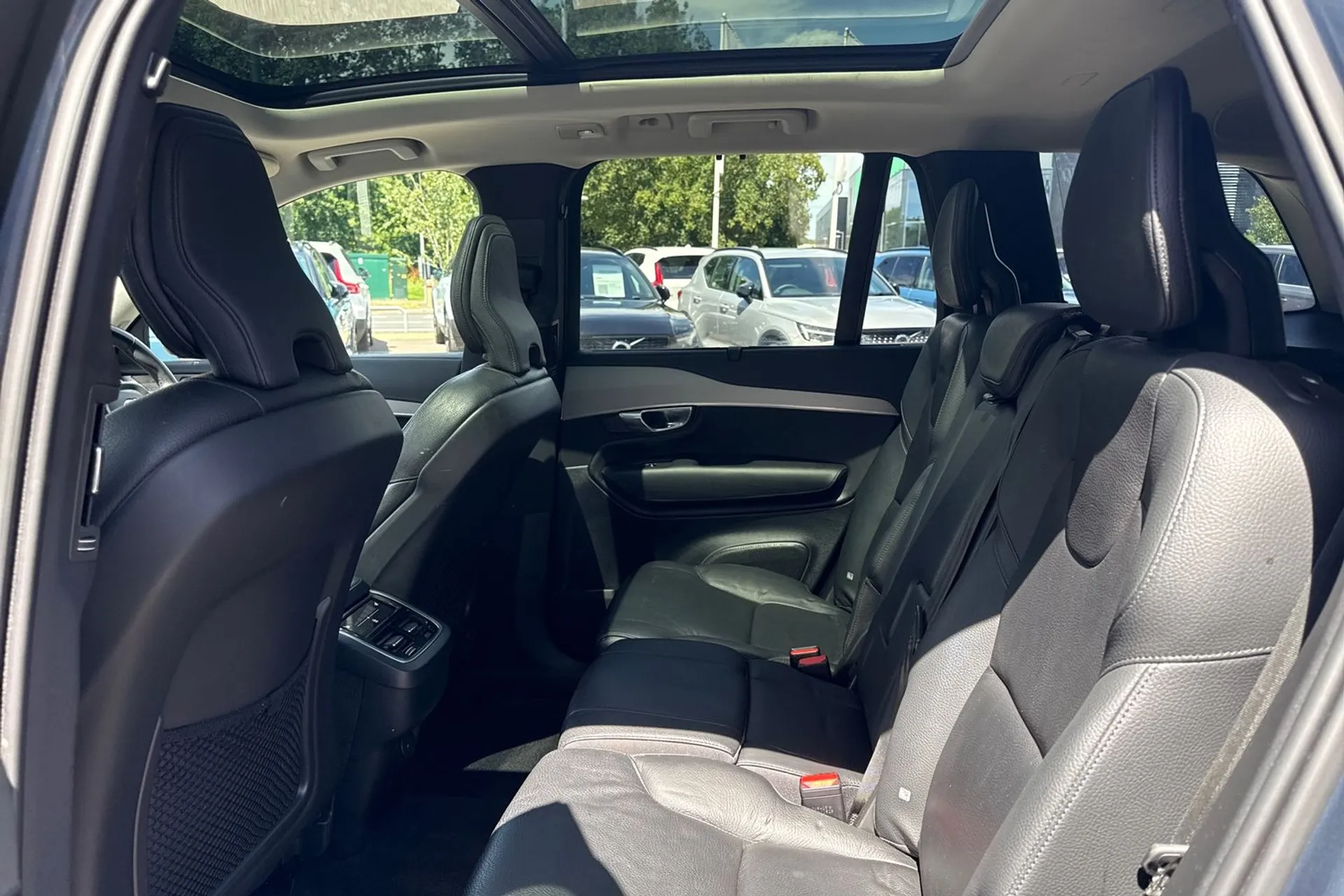 Volvo XC90 thumbnail image number 34