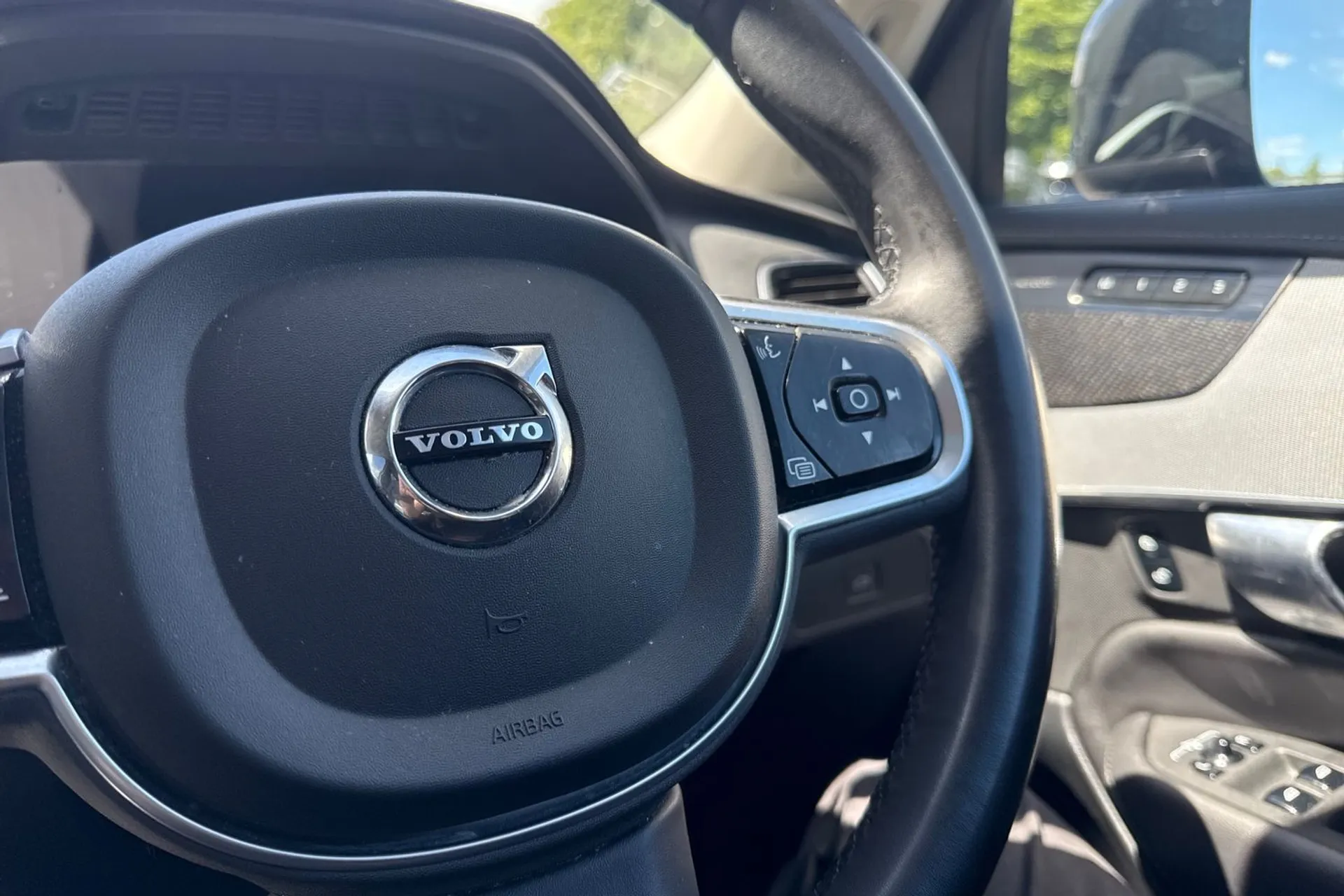Volvo XC90 thumbnail image number 41