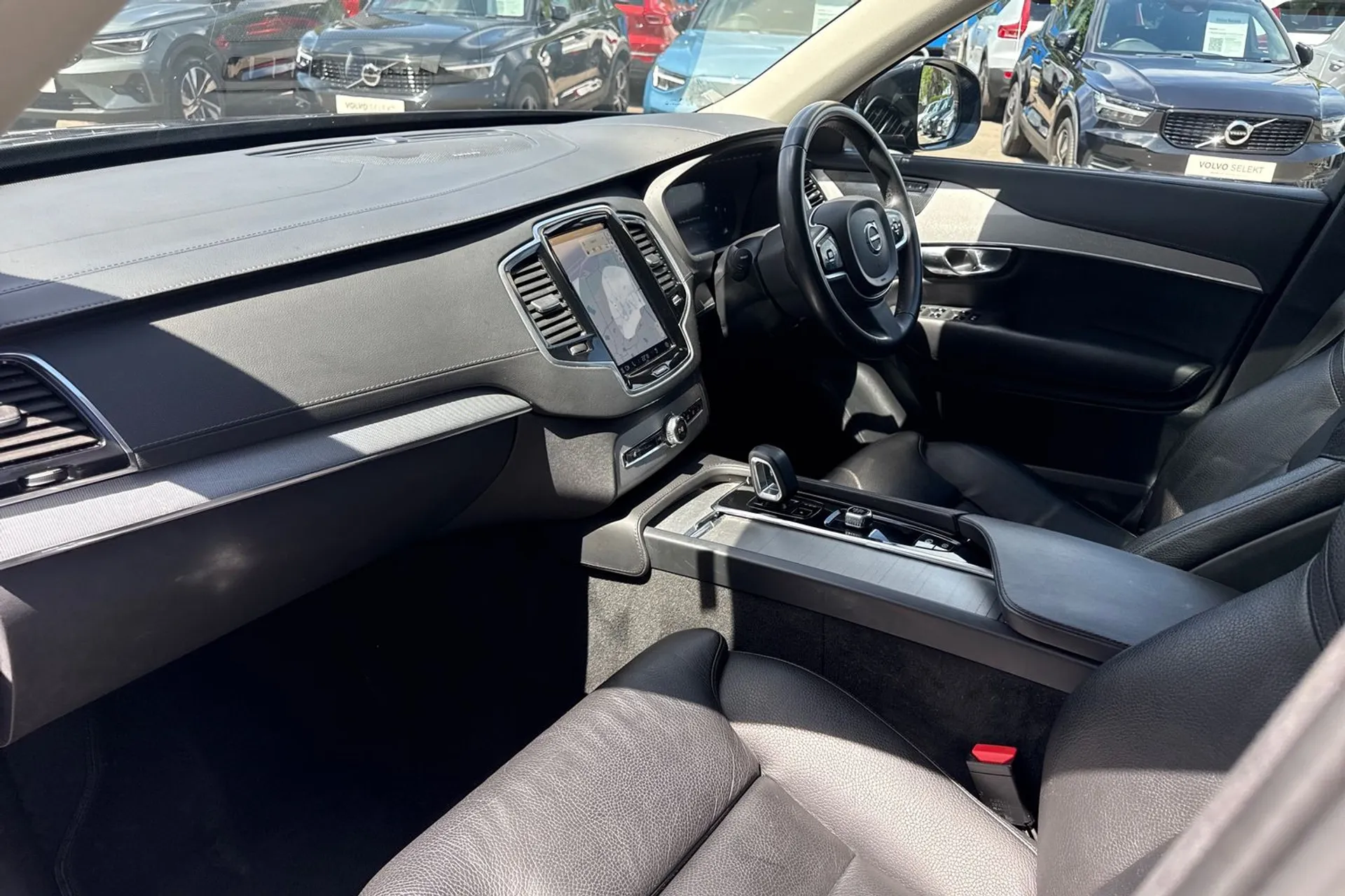 Volvo XC90 thumbnail image number 31