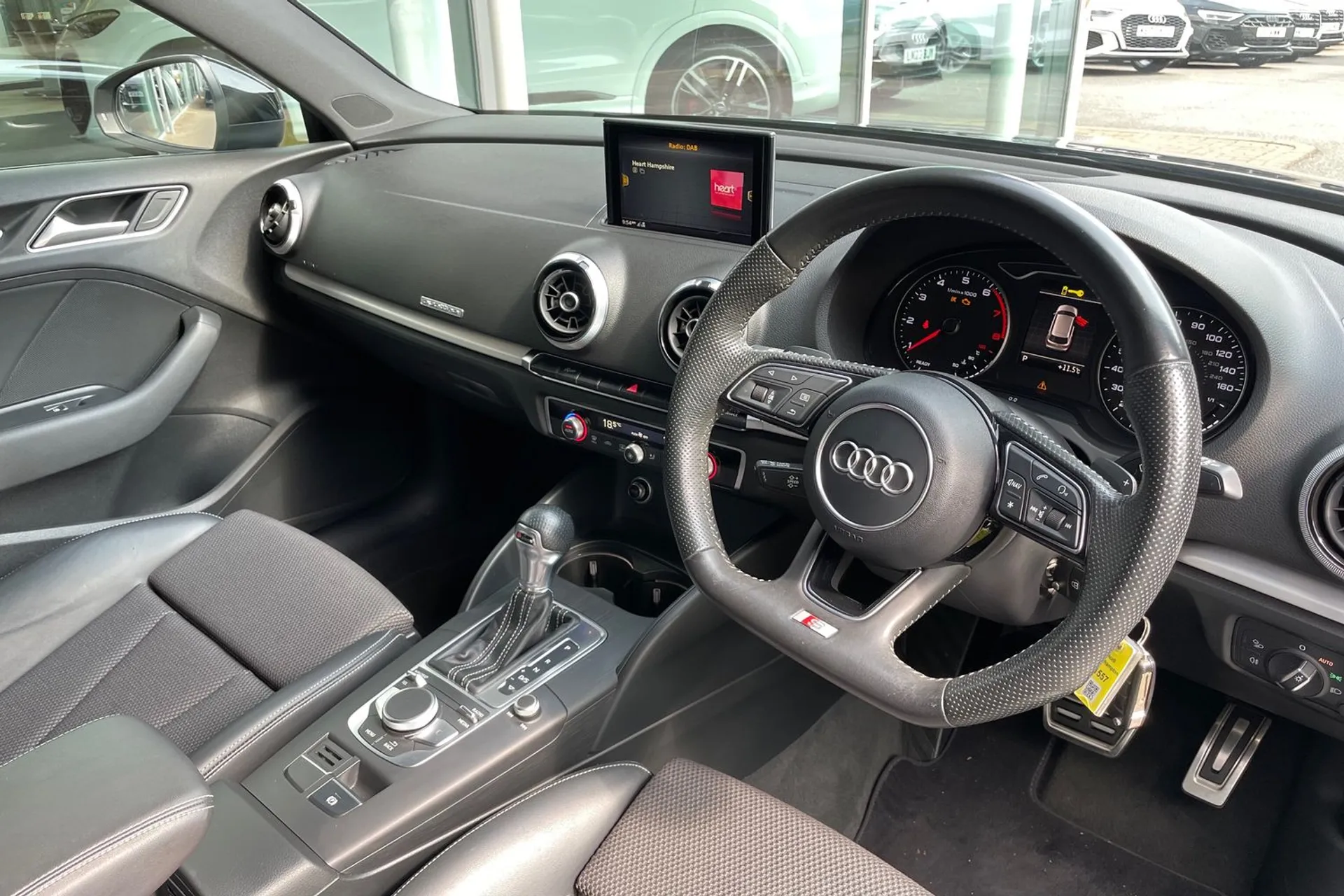 Audi A3 thumbnail image number 25
