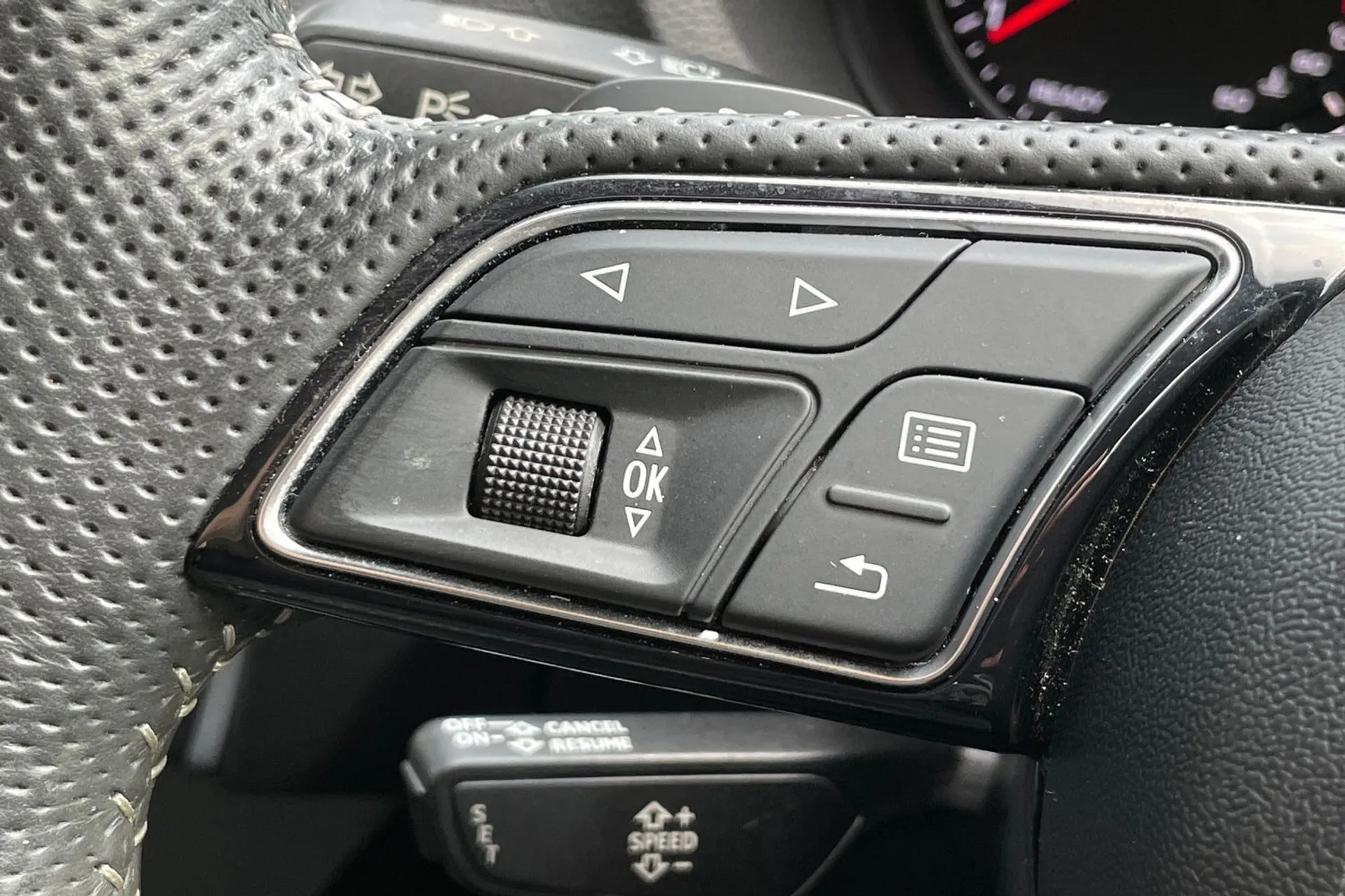 Audi A3 thumbnail image number 35
