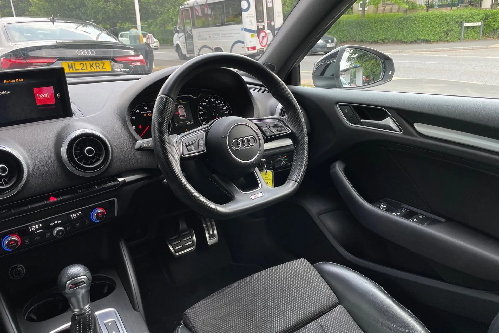 Audi A3 thumbnail image number 32