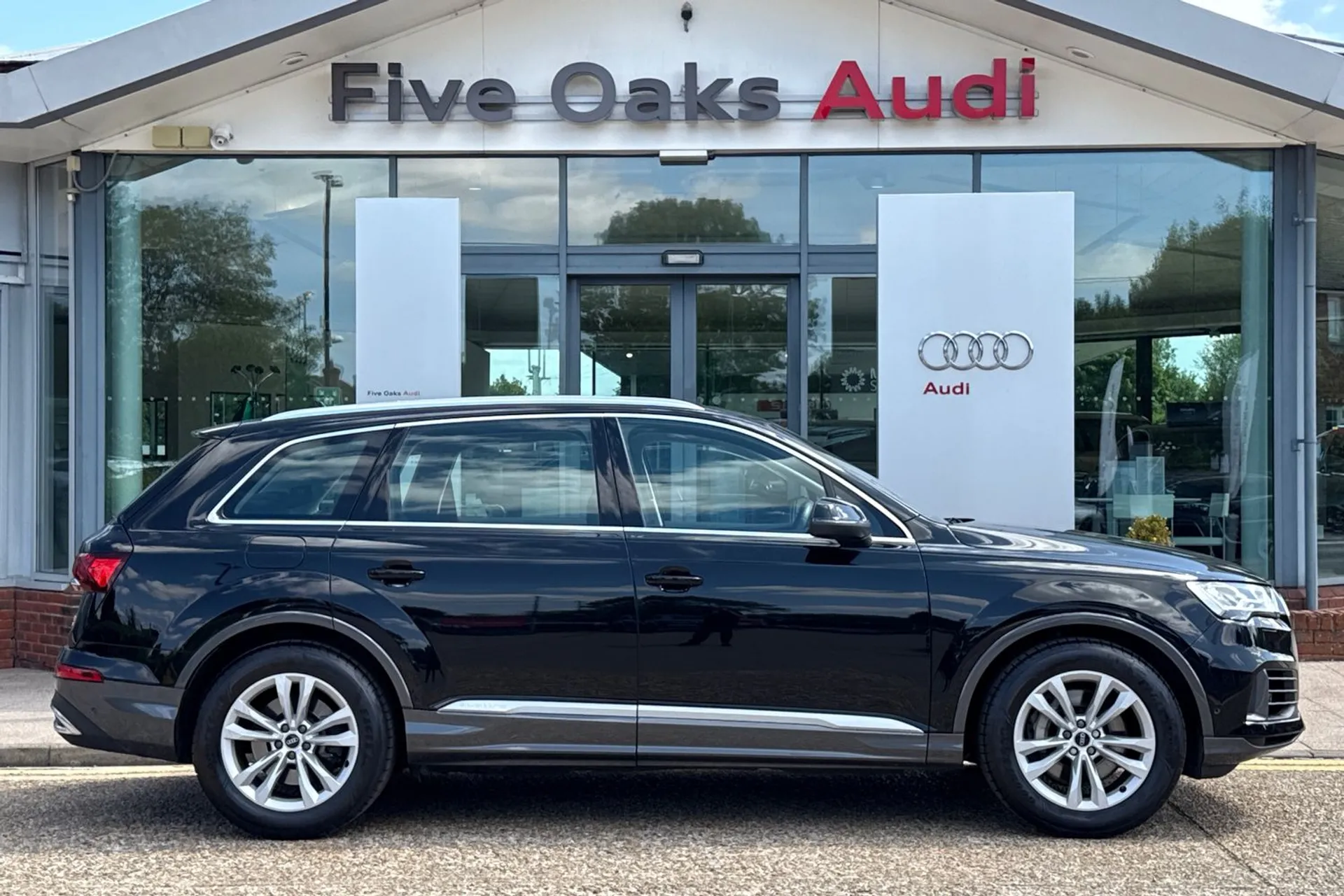 Audi Q7 thumbnail image number 2