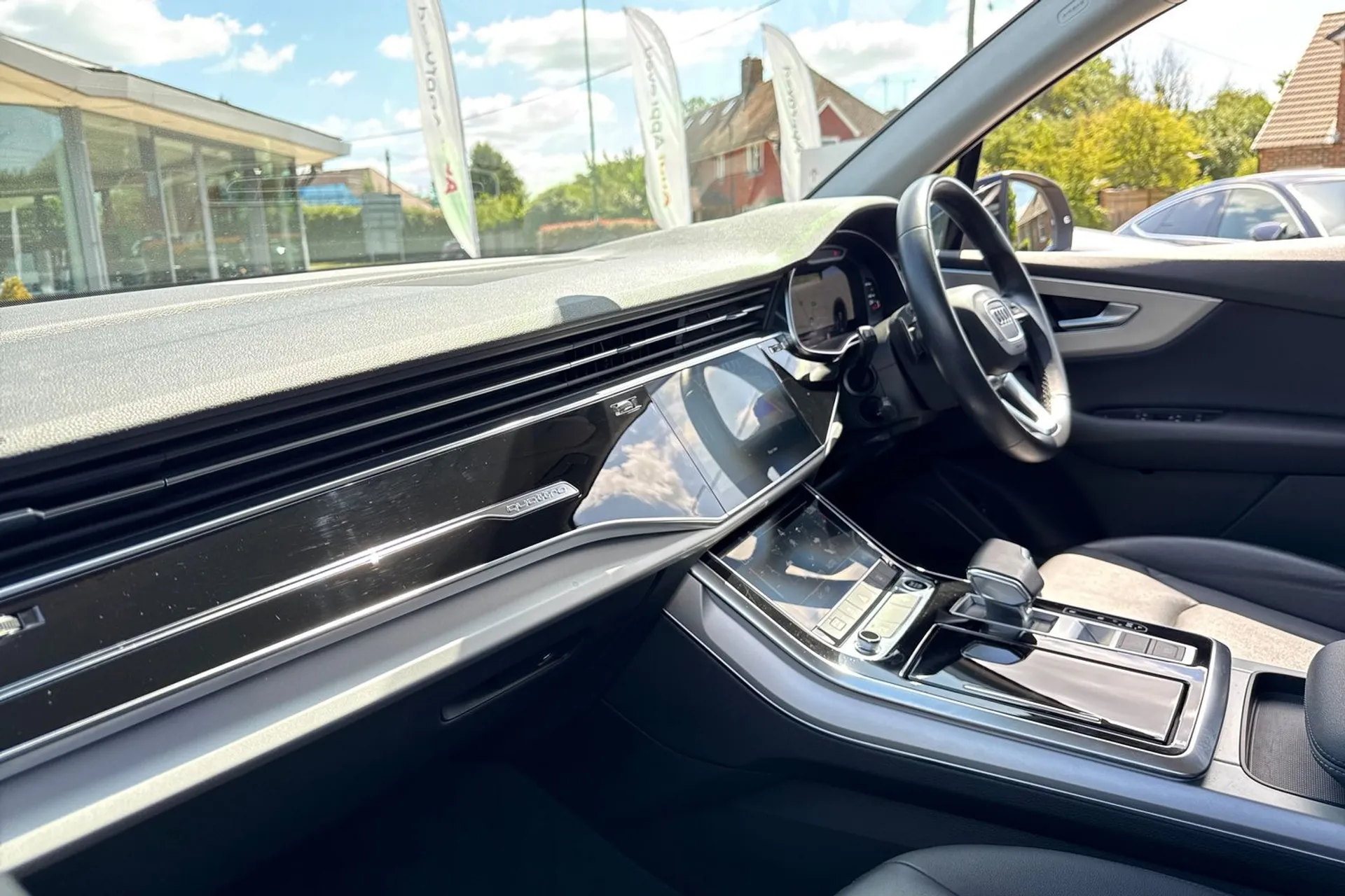 Audi Q7 thumbnail image number 30