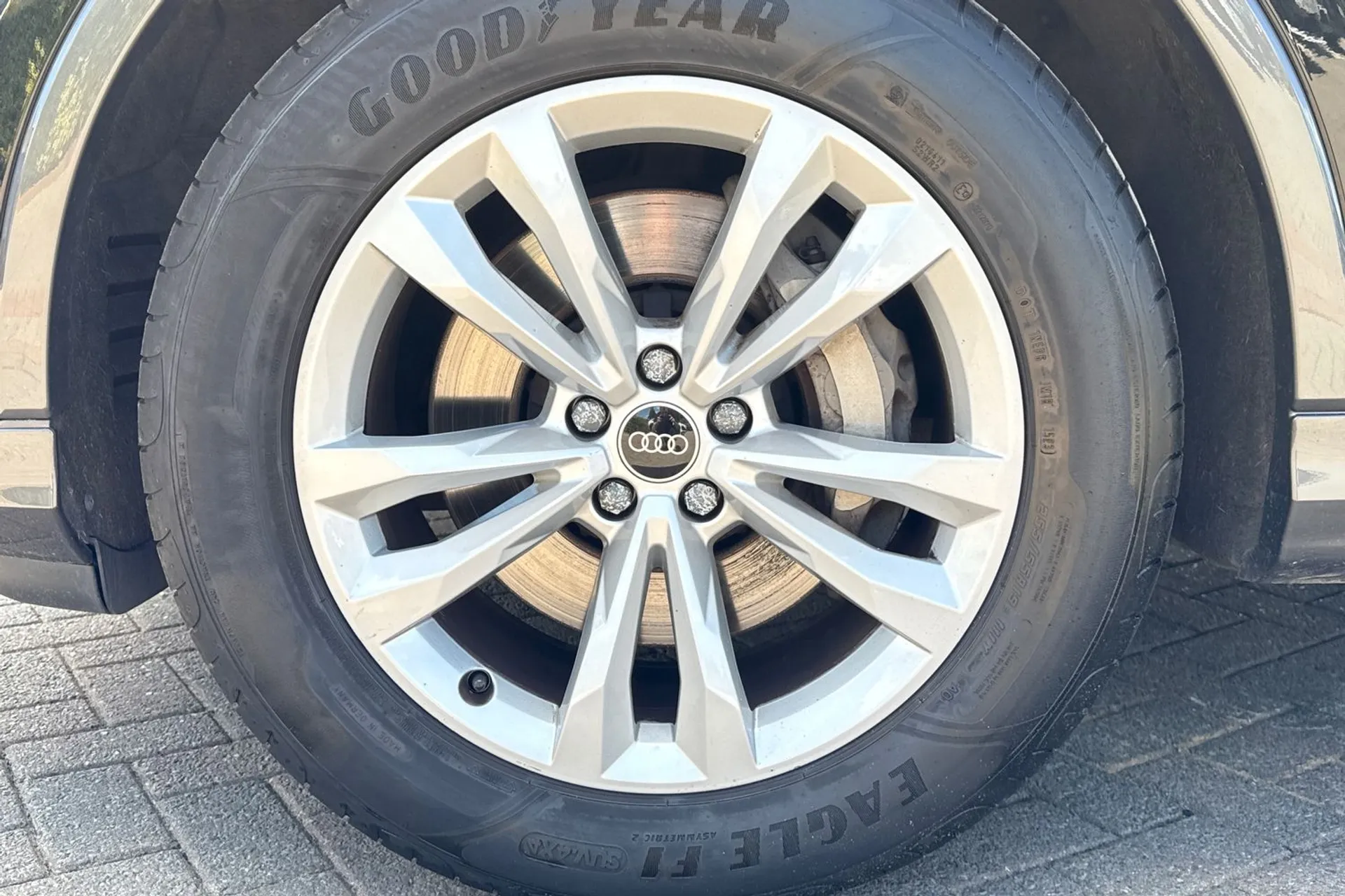 Audi Q7 thumbnail image number 8