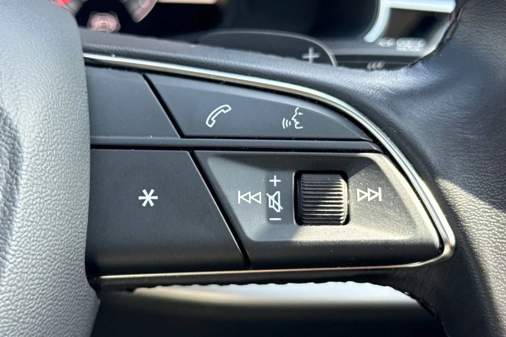 Audi Q7 thumbnail image number 23