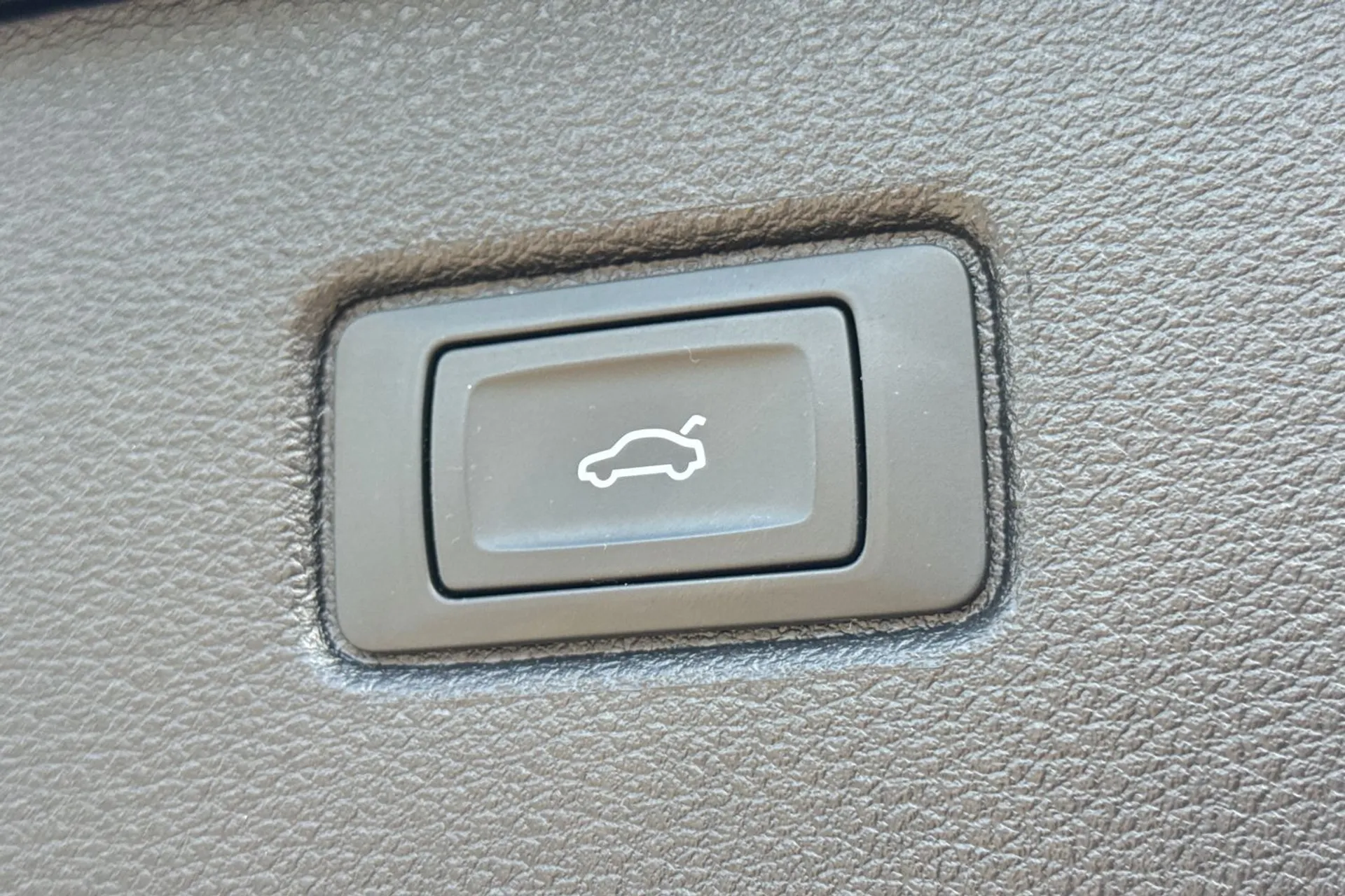 Audi Q7 thumbnail image number 36