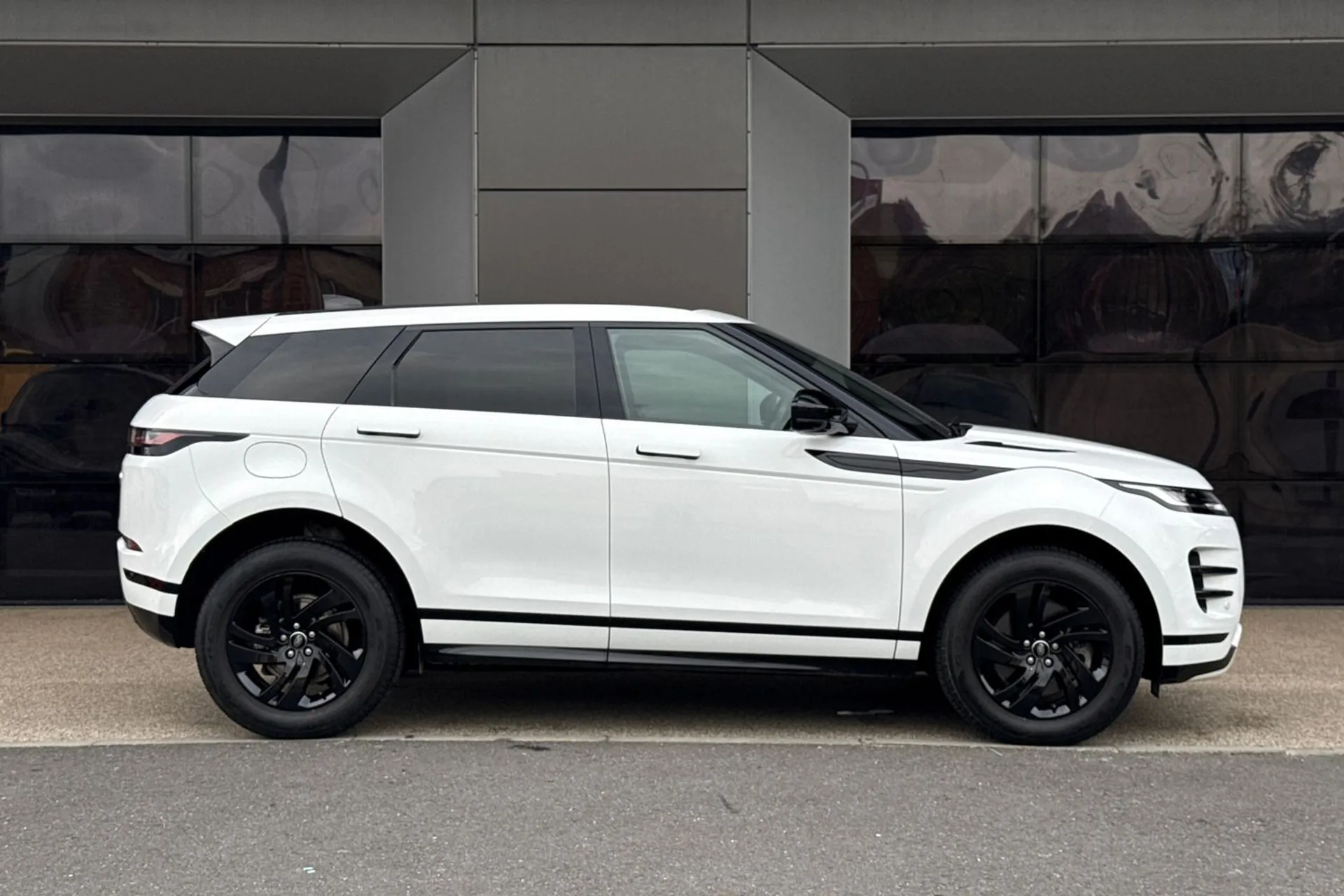 LAND ROVER RANGE ROVER EVOQUE thumbnail image number 2