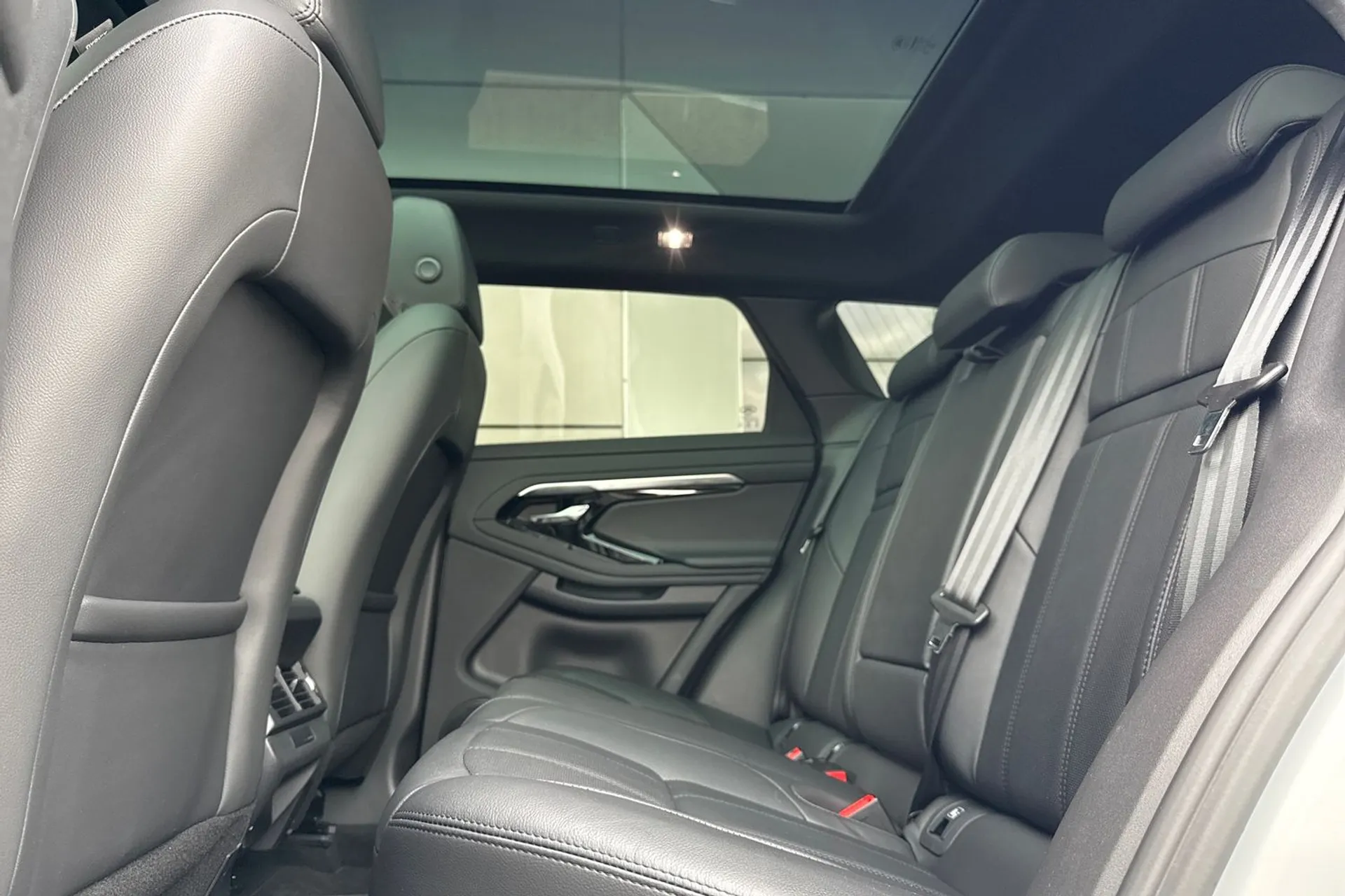 LAND ROVER RANGE ROVER EVOQUE thumbnail image number 41