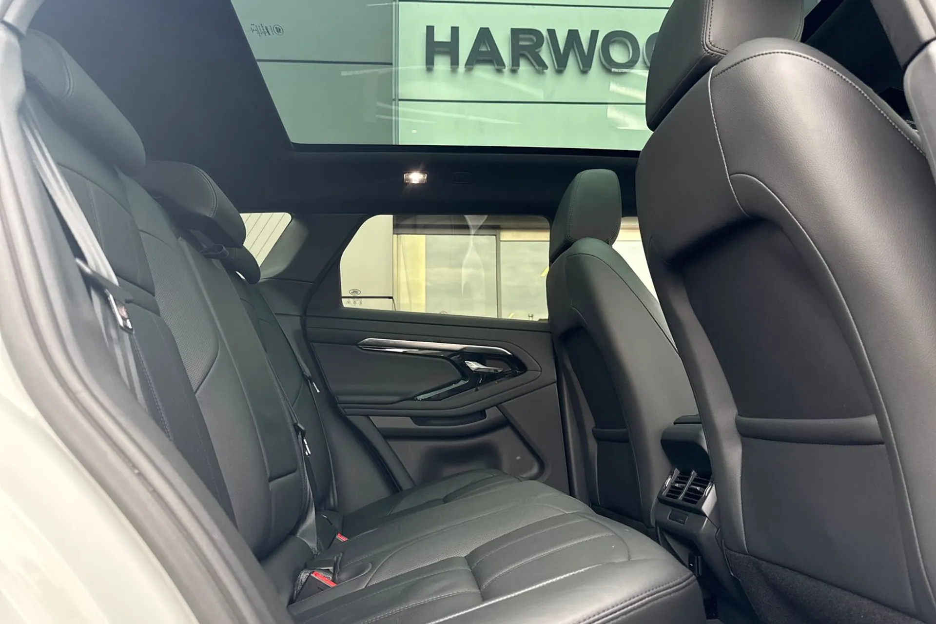 LAND ROVER RANGE ROVER EVOQUE thumbnail image number 32