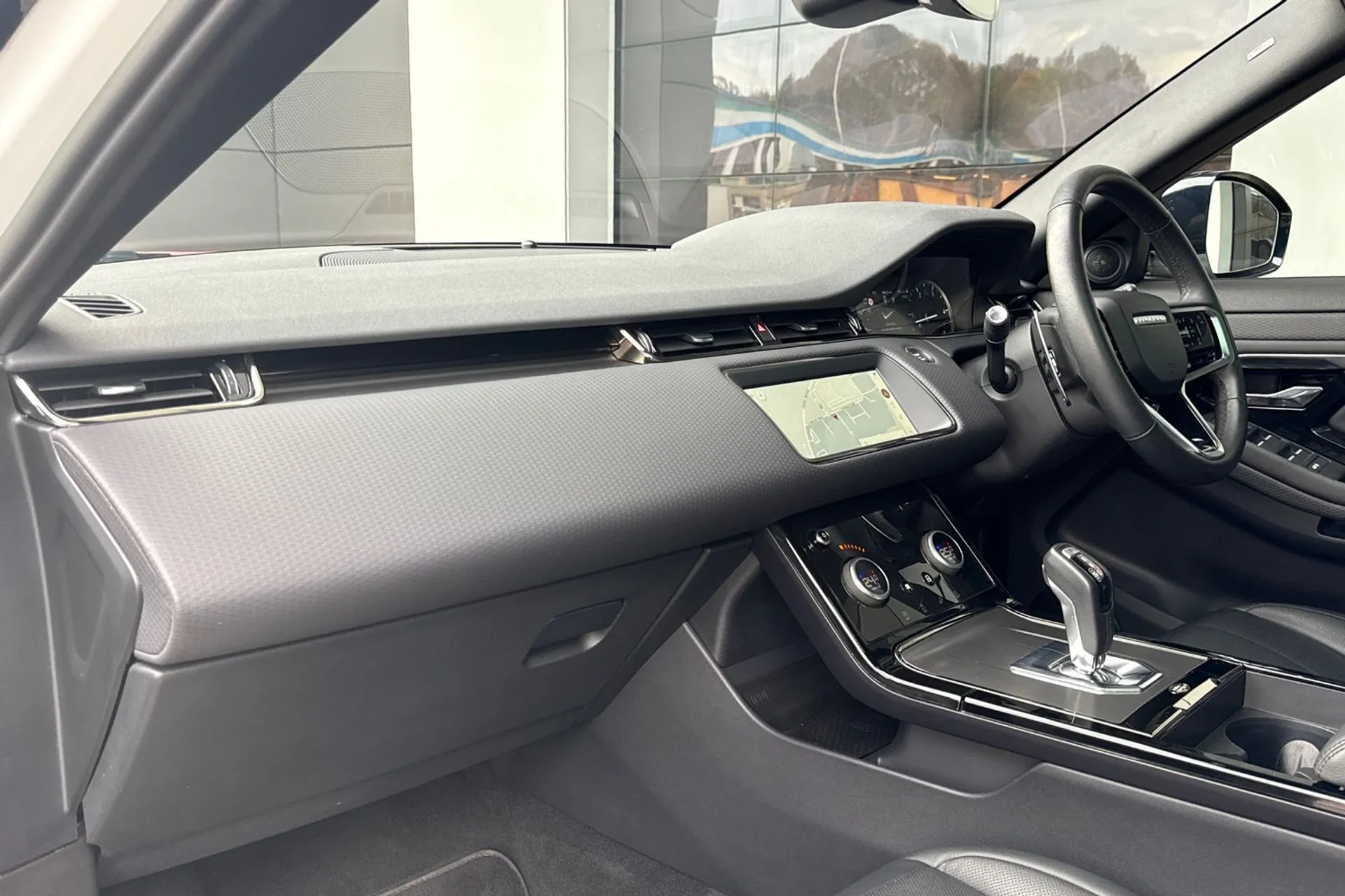 LAND ROVER RANGE ROVER EVOQUE thumbnail image number 37