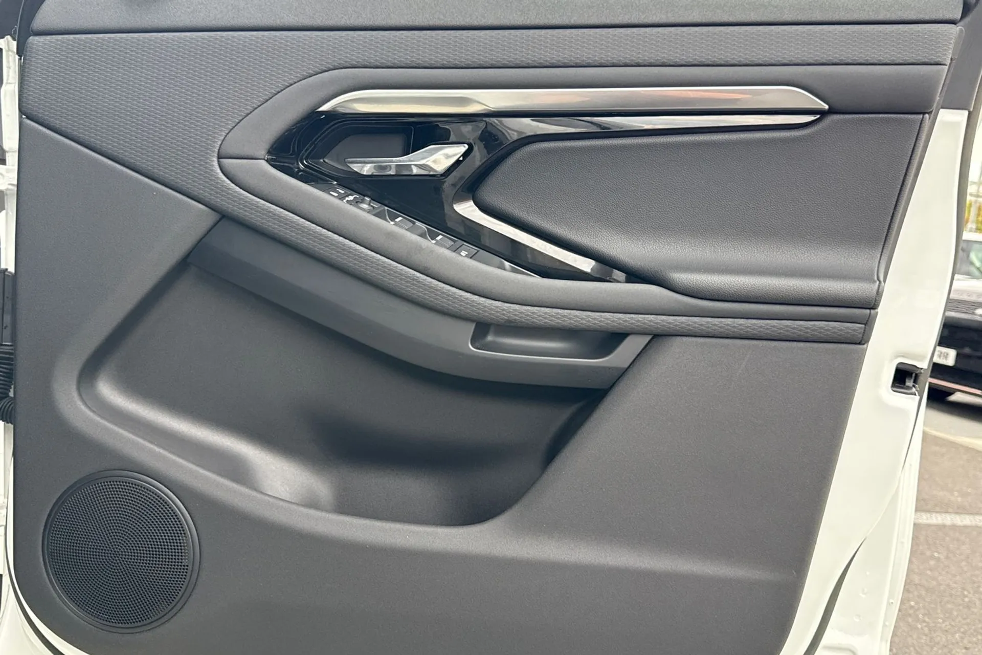 LAND ROVER RANGE ROVER EVOQUE thumbnail image number 17