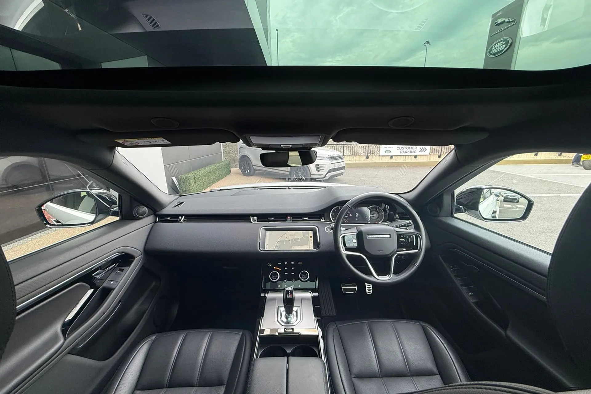 LAND ROVER RANGE ROVER EVOQUE thumbnail image number 3