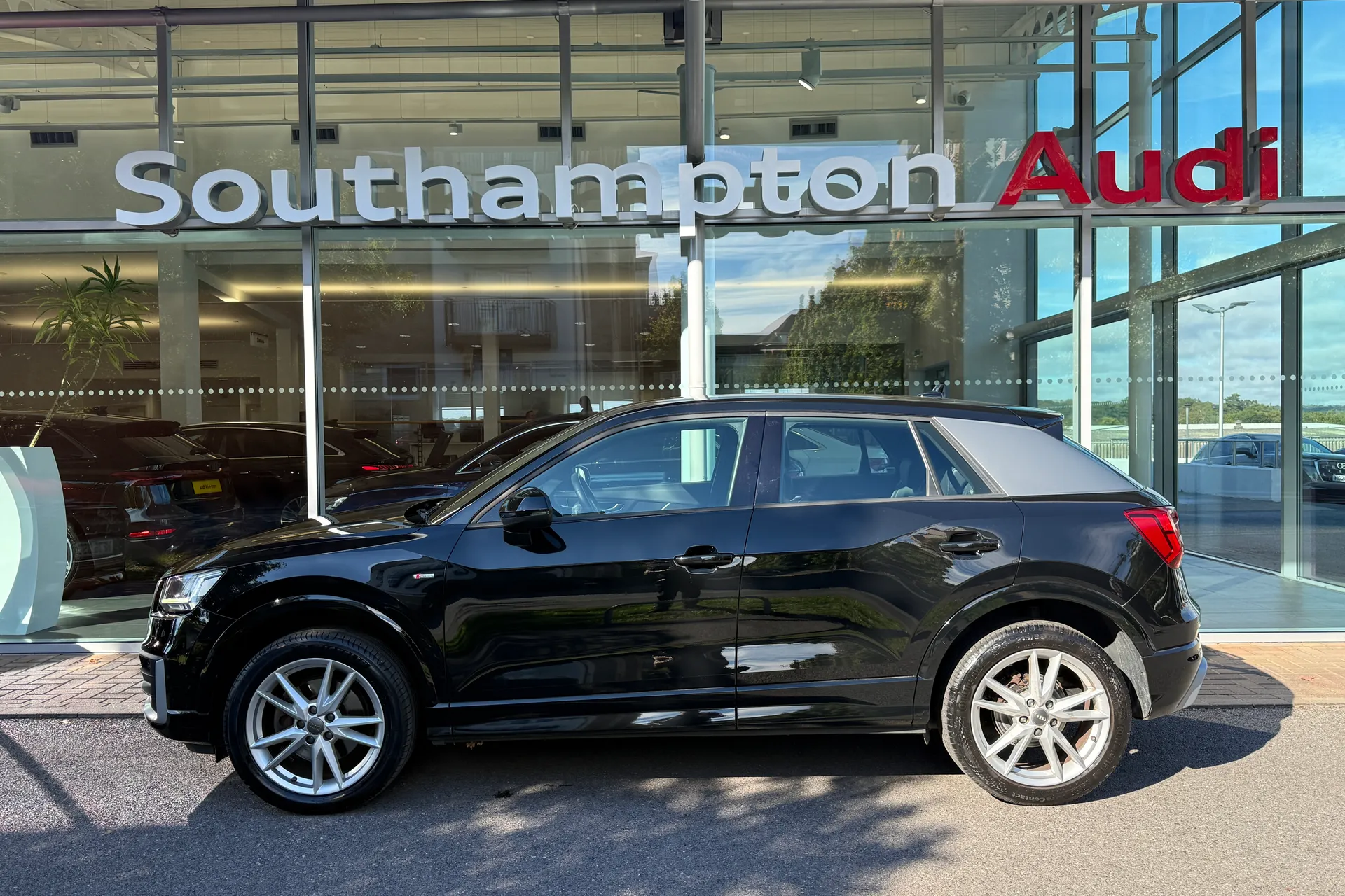 Audi Q2 thumbnail image number 48