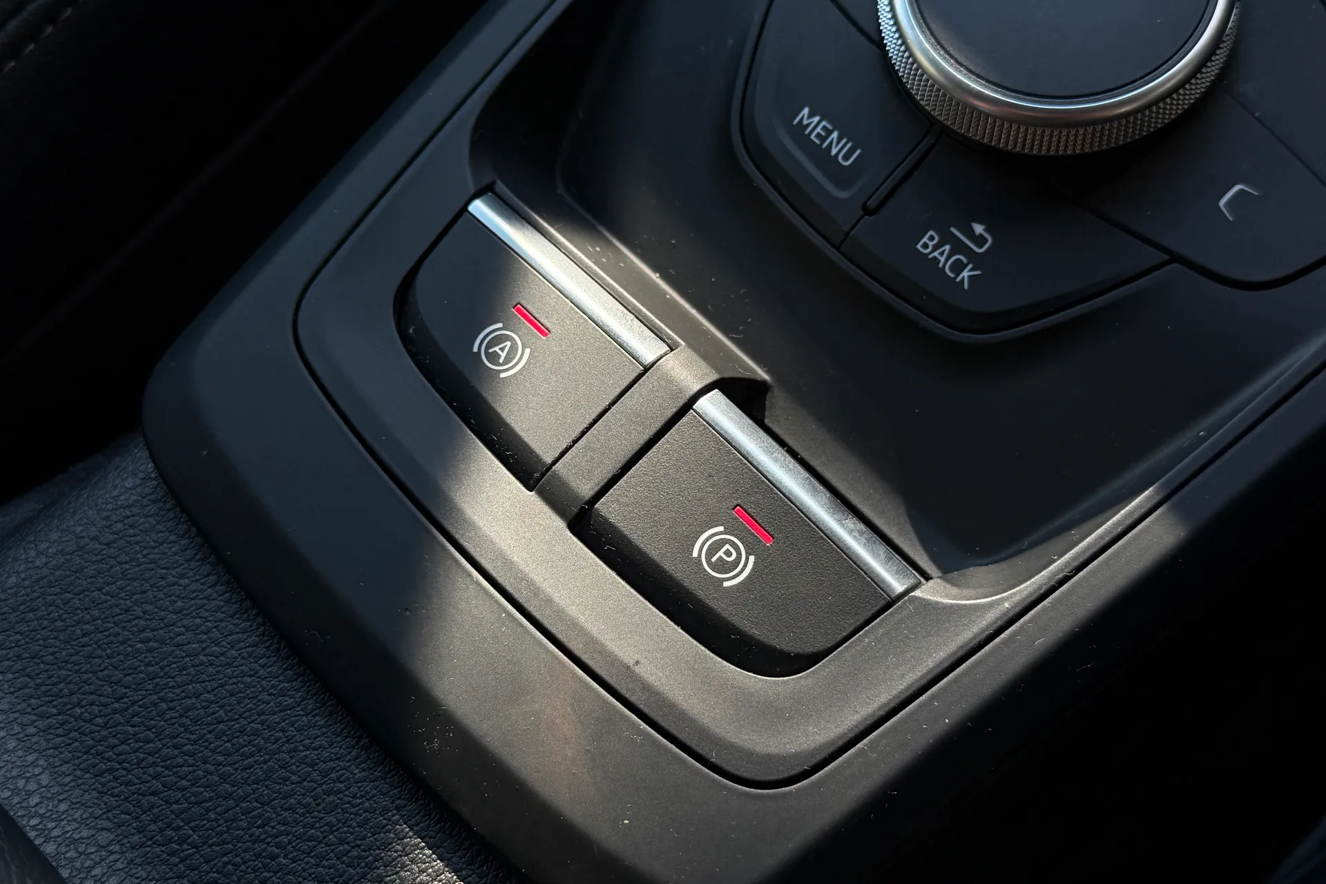 Audi Q2 thumbnail image number 19
