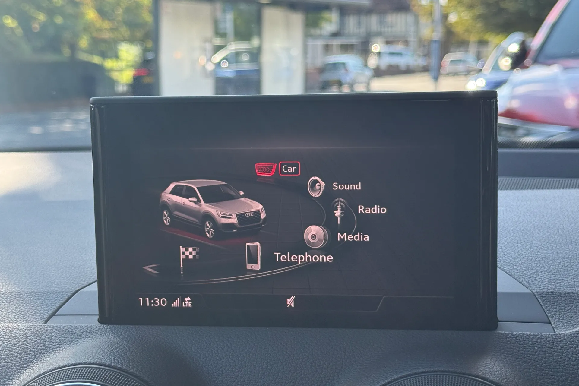 Audi Q2 thumbnail image number 14