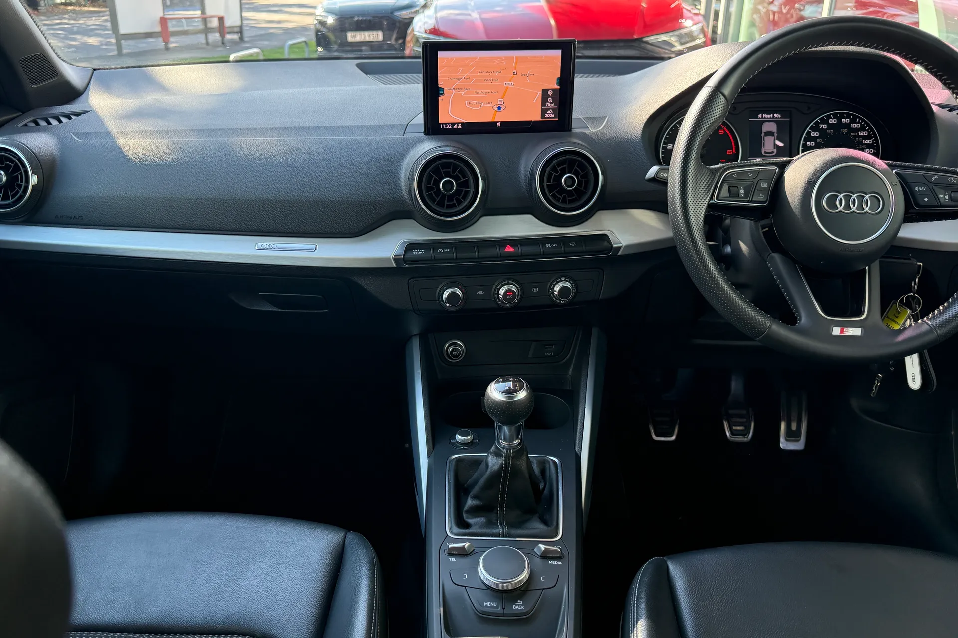 Audi Q2 thumbnail image number 33