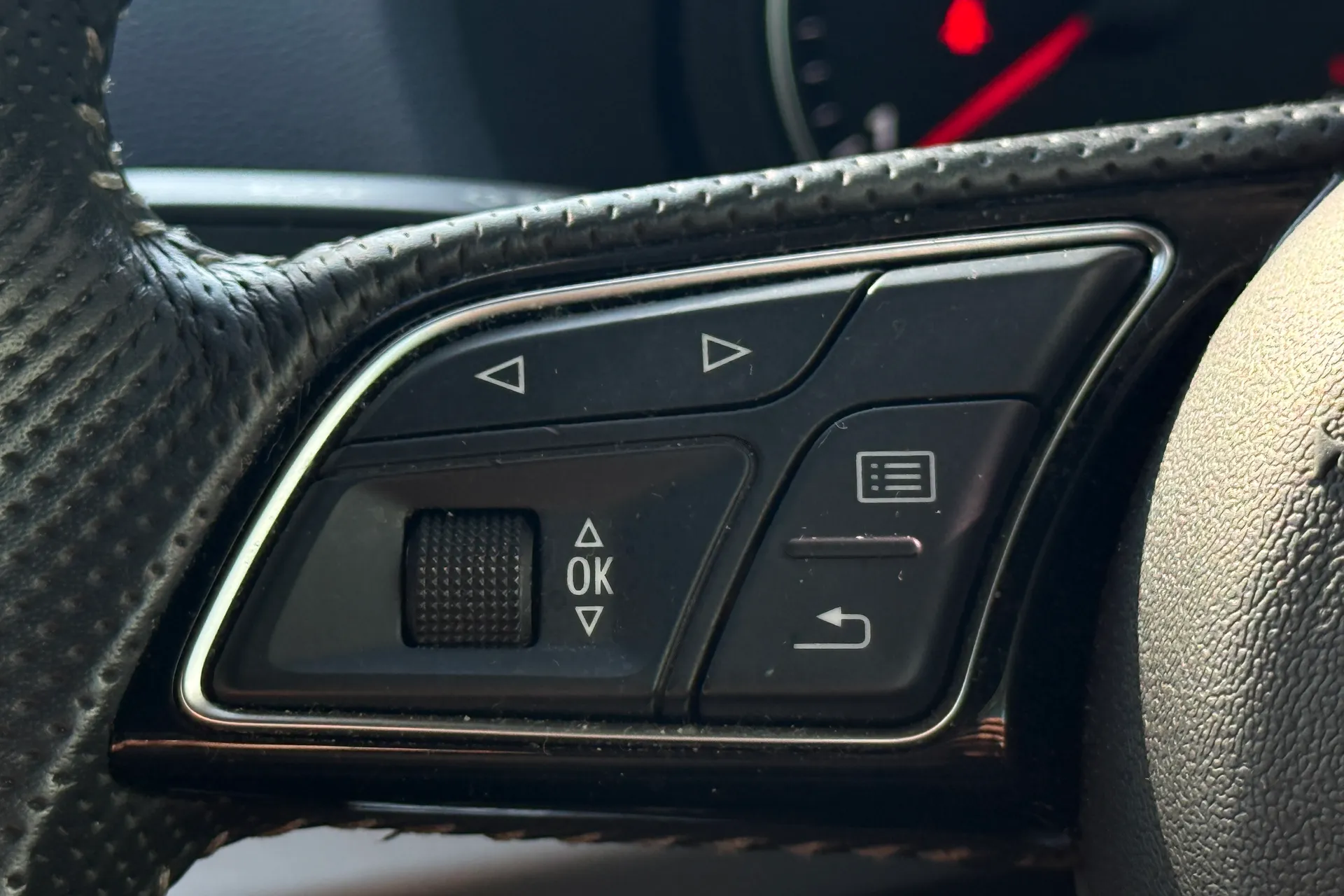 Audi Q2 thumbnail image number 9