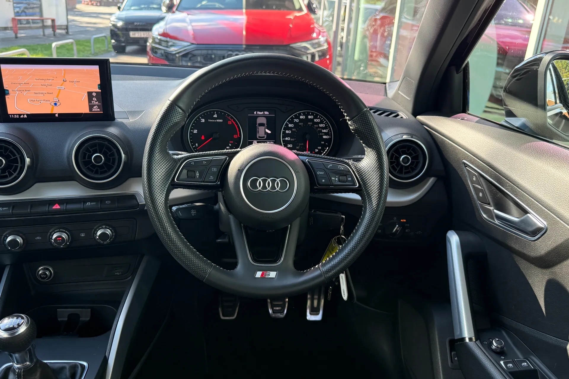Audi Q2 thumbnail image number 34