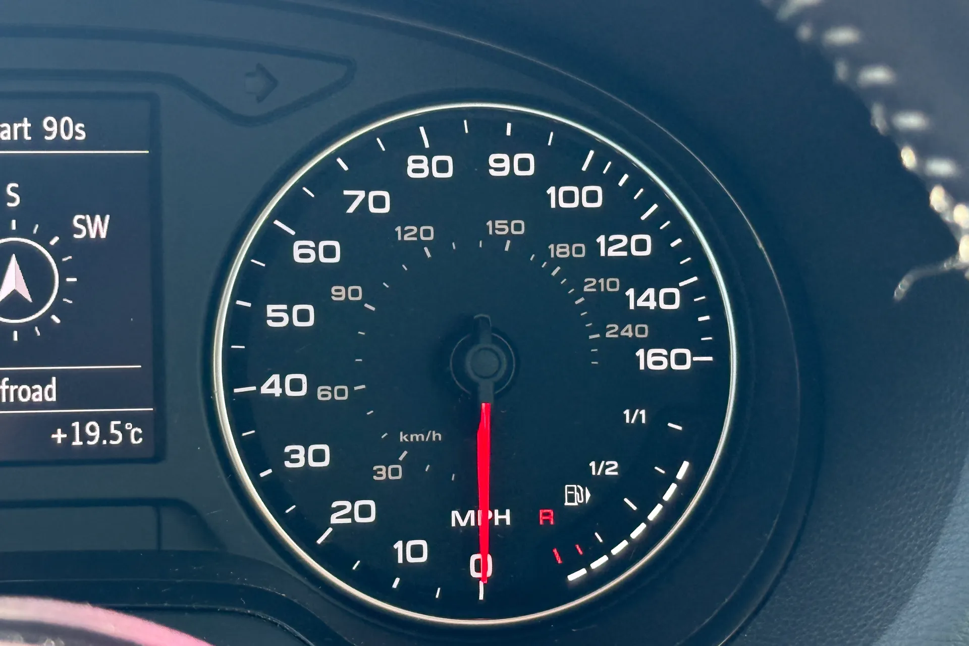 Audi Q2 thumbnail image number 6