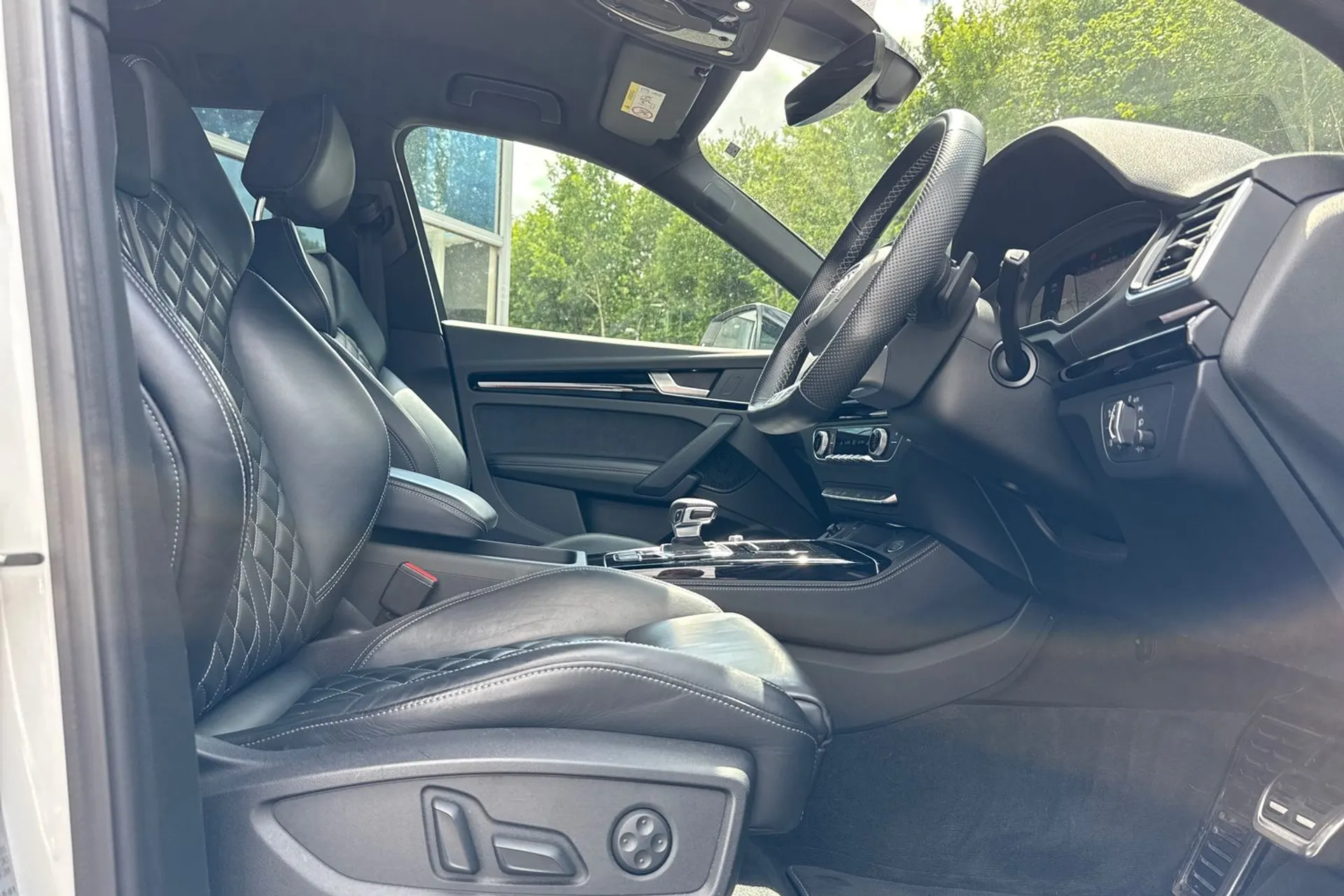 Audi Q5 thumbnail image number 25