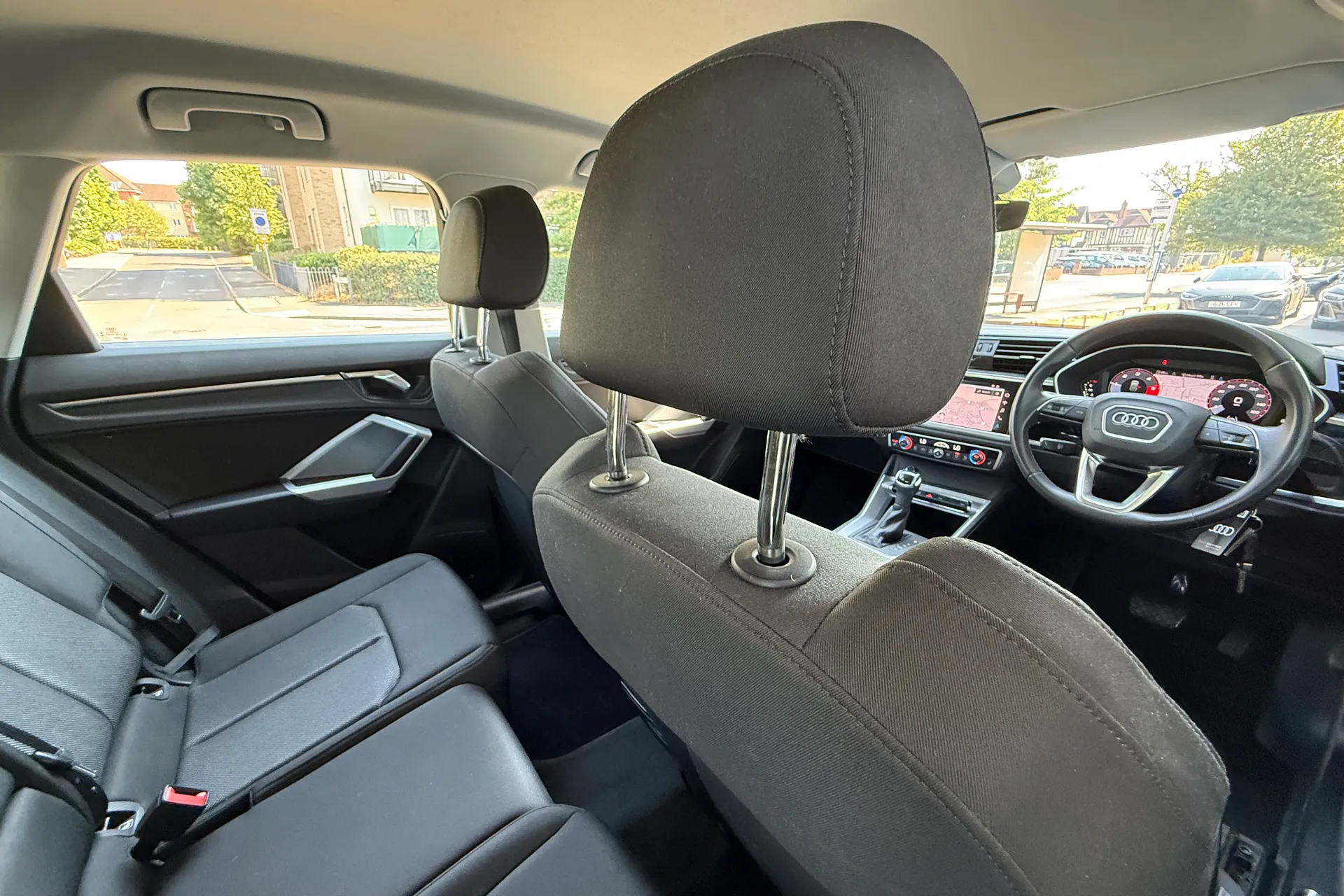 Audi Q3 thumbnail image number 34
