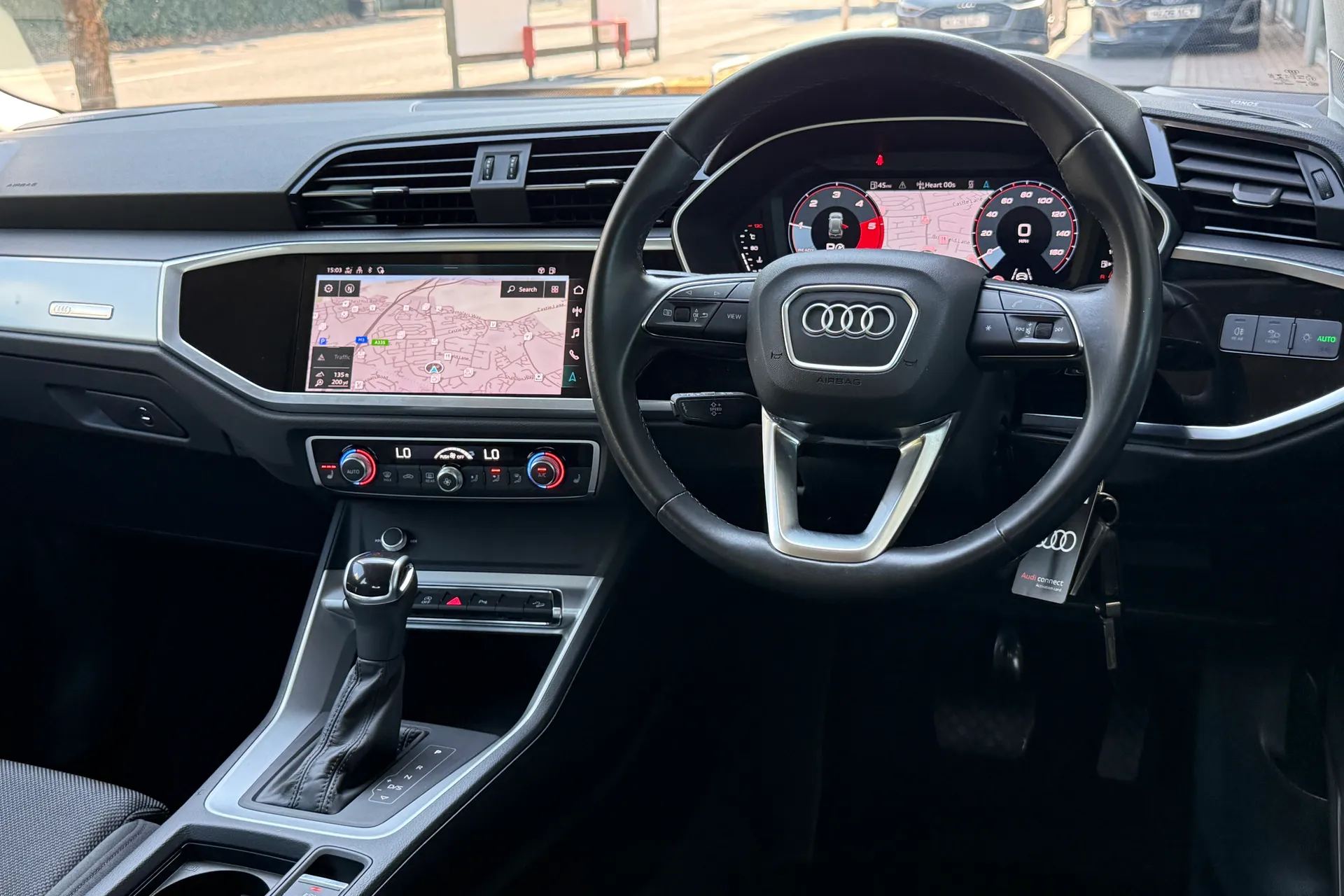 Audi Q3 thumbnail image number 33