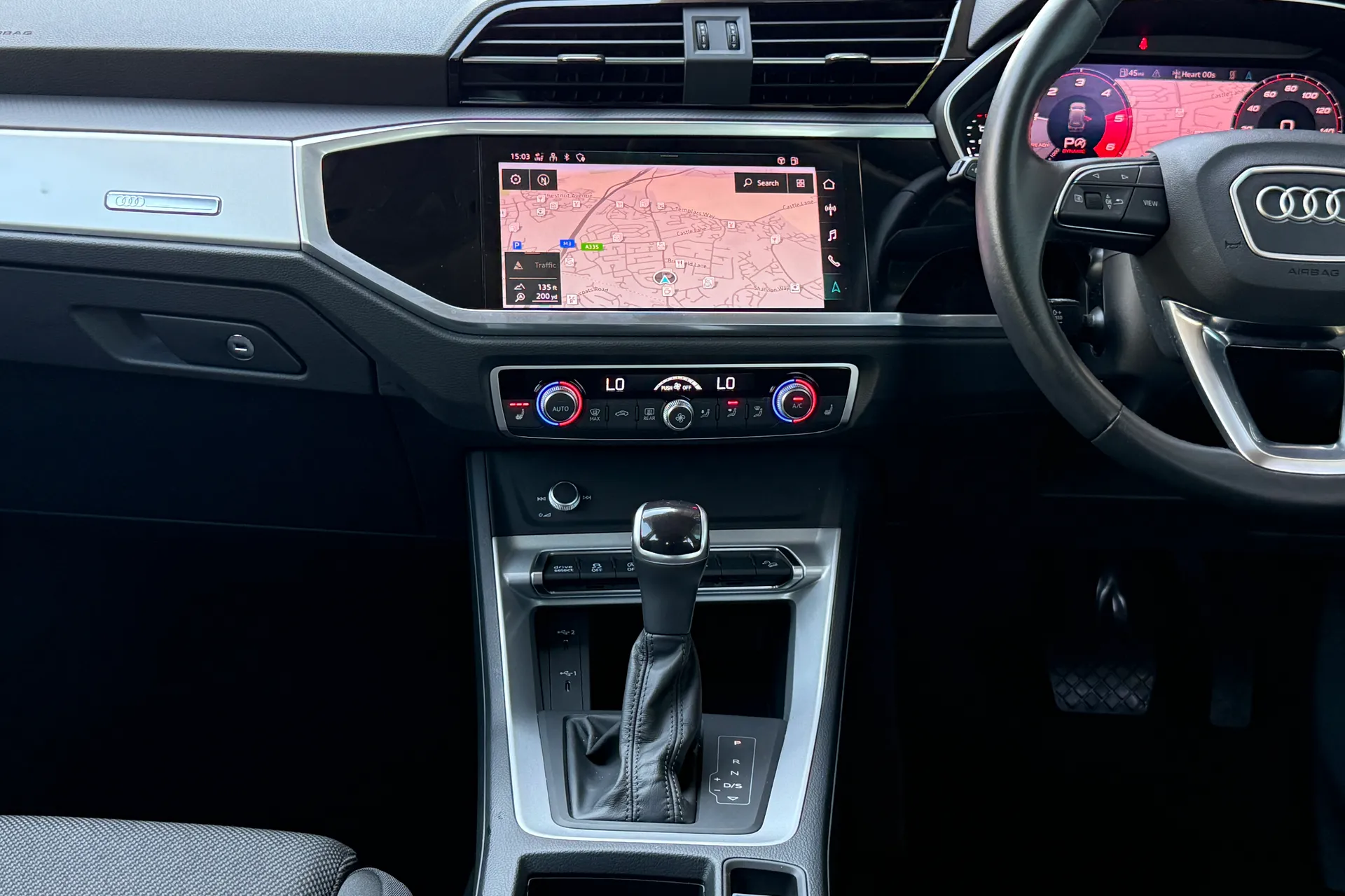 Audi Q3 thumbnail image number 37