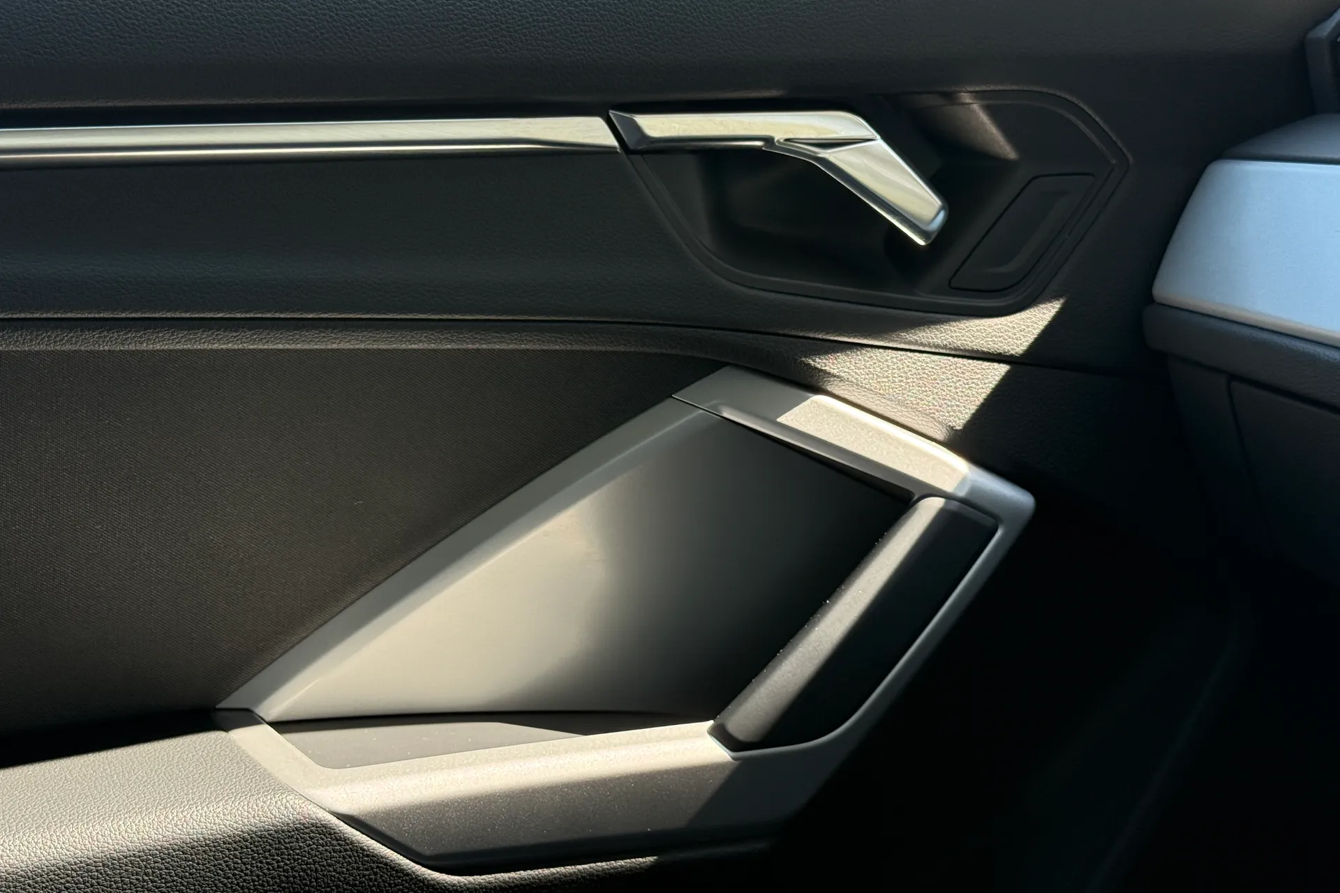 Audi Q3 thumbnail image number 24
