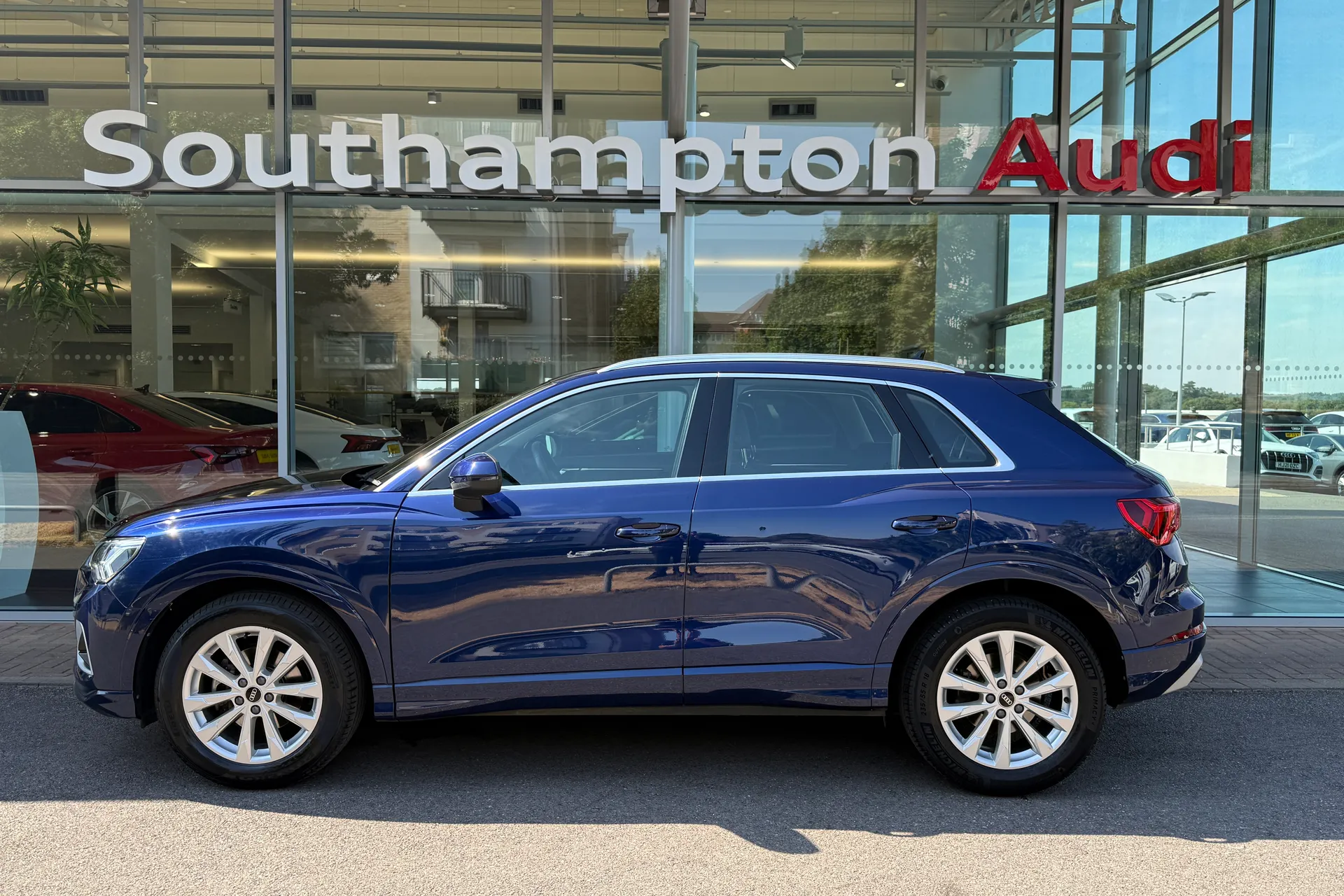 Audi Q3 thumbnail image number 46