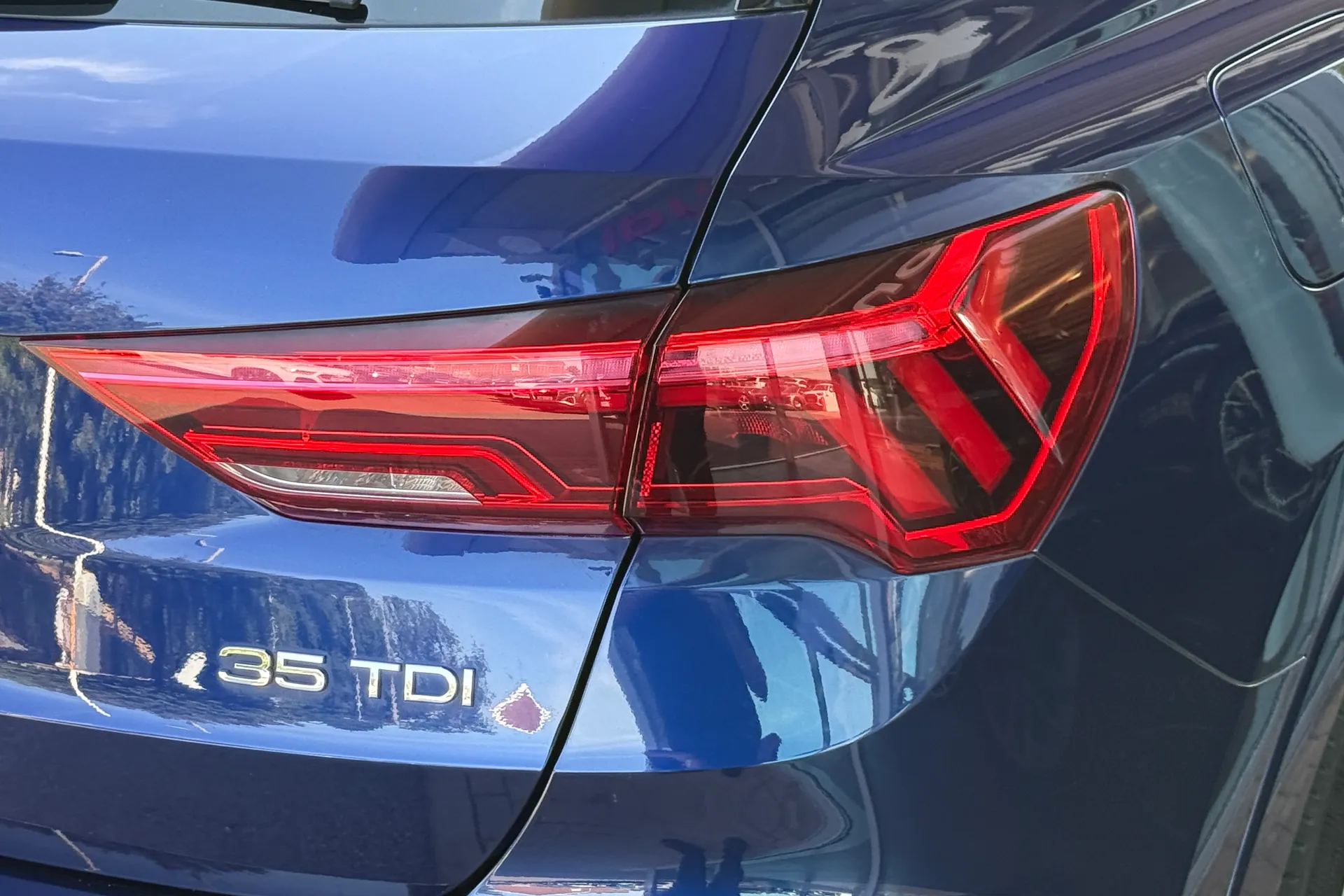 Audi Q3 thumbnail image number 41