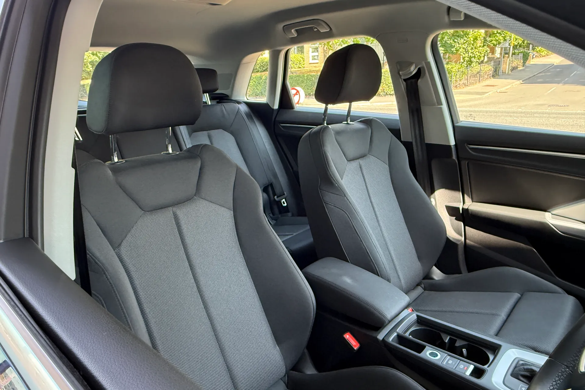 Audi Q3 thumbnail image number 31