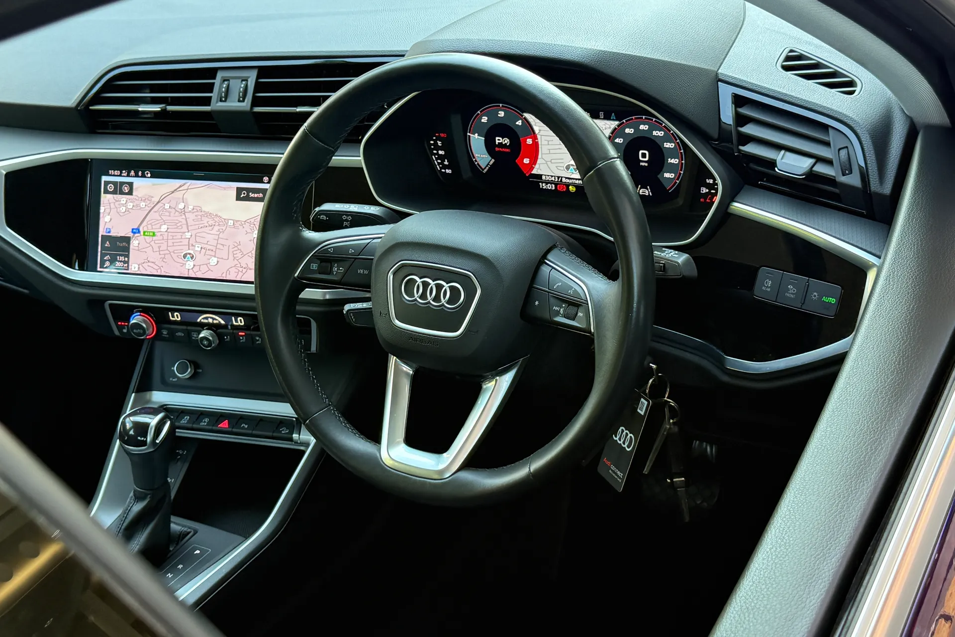 Audi Q3 thumbnail image number 30