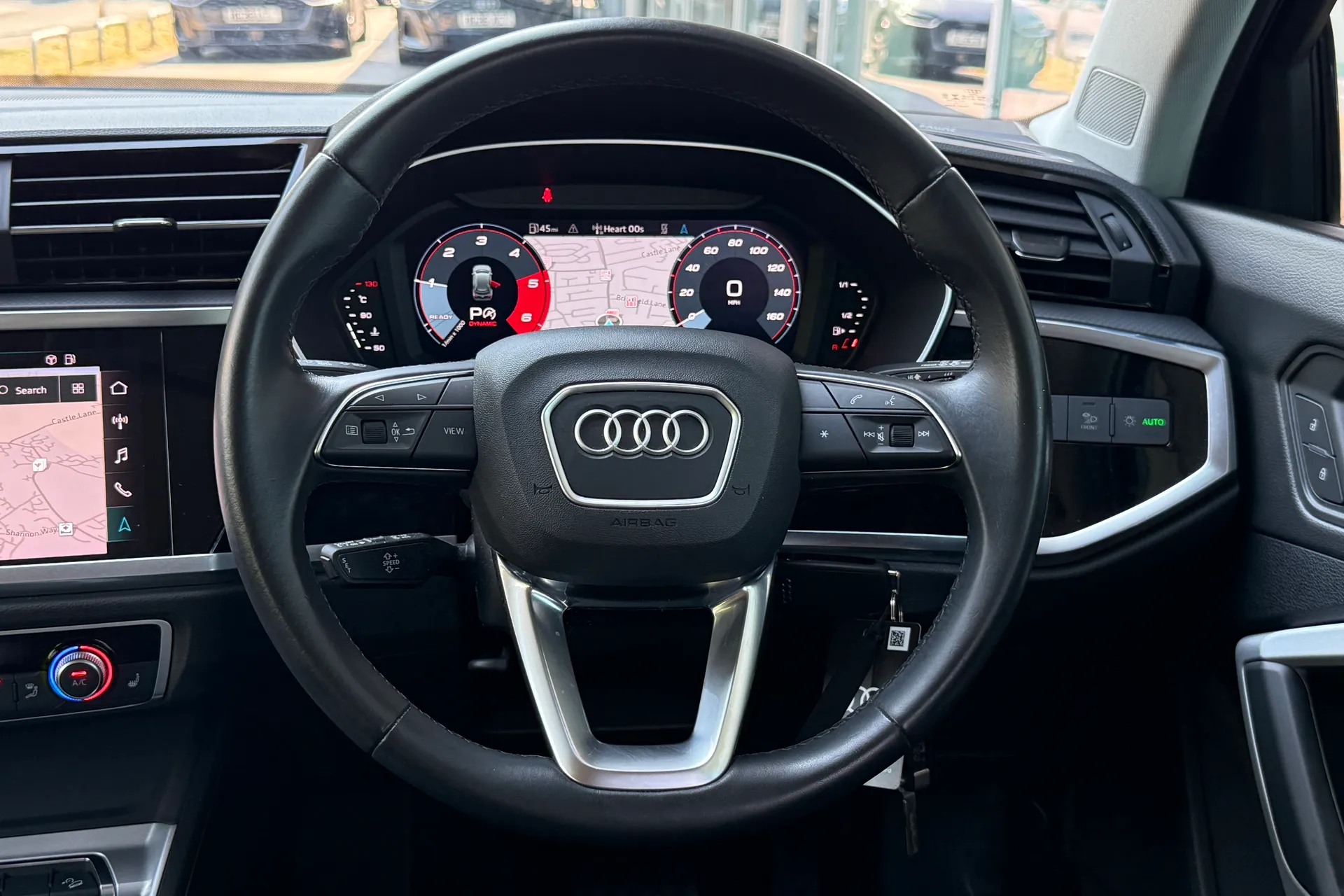 Audi Q3 thumbnail image number 38