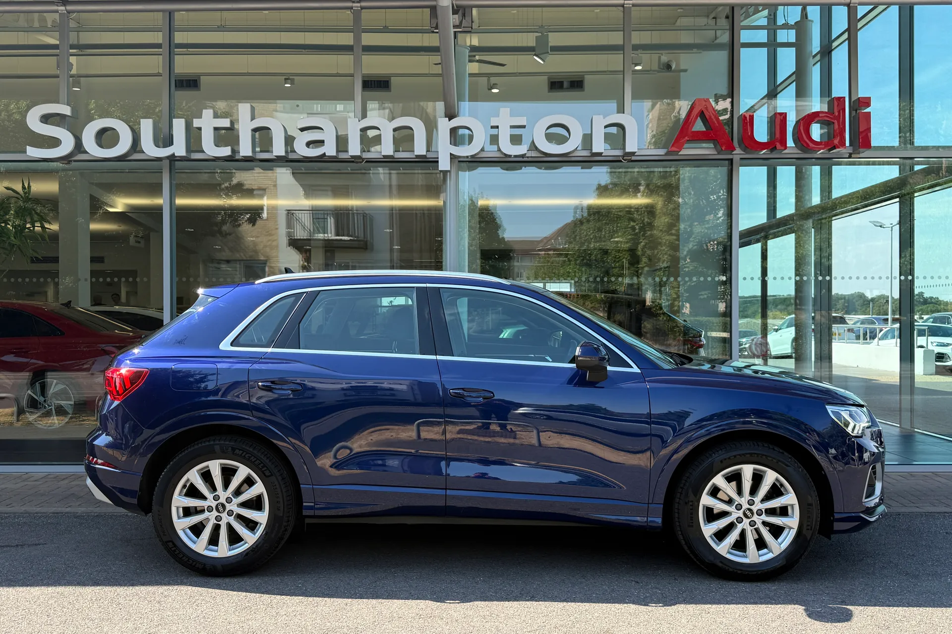 Audi Q3 thumbnail image number 4
