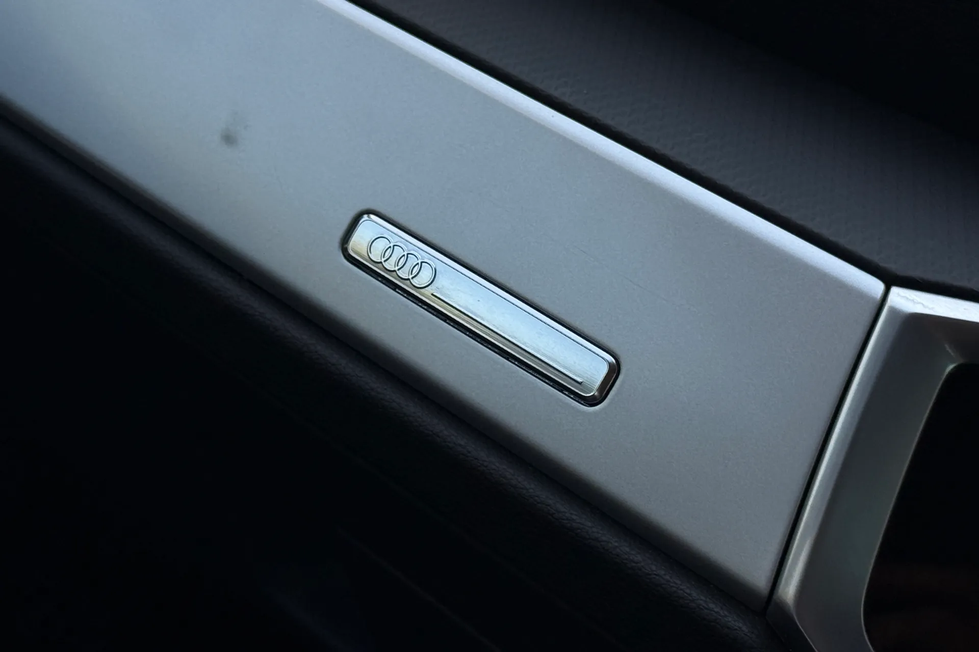 Audi Q3 thumbnail image number 23