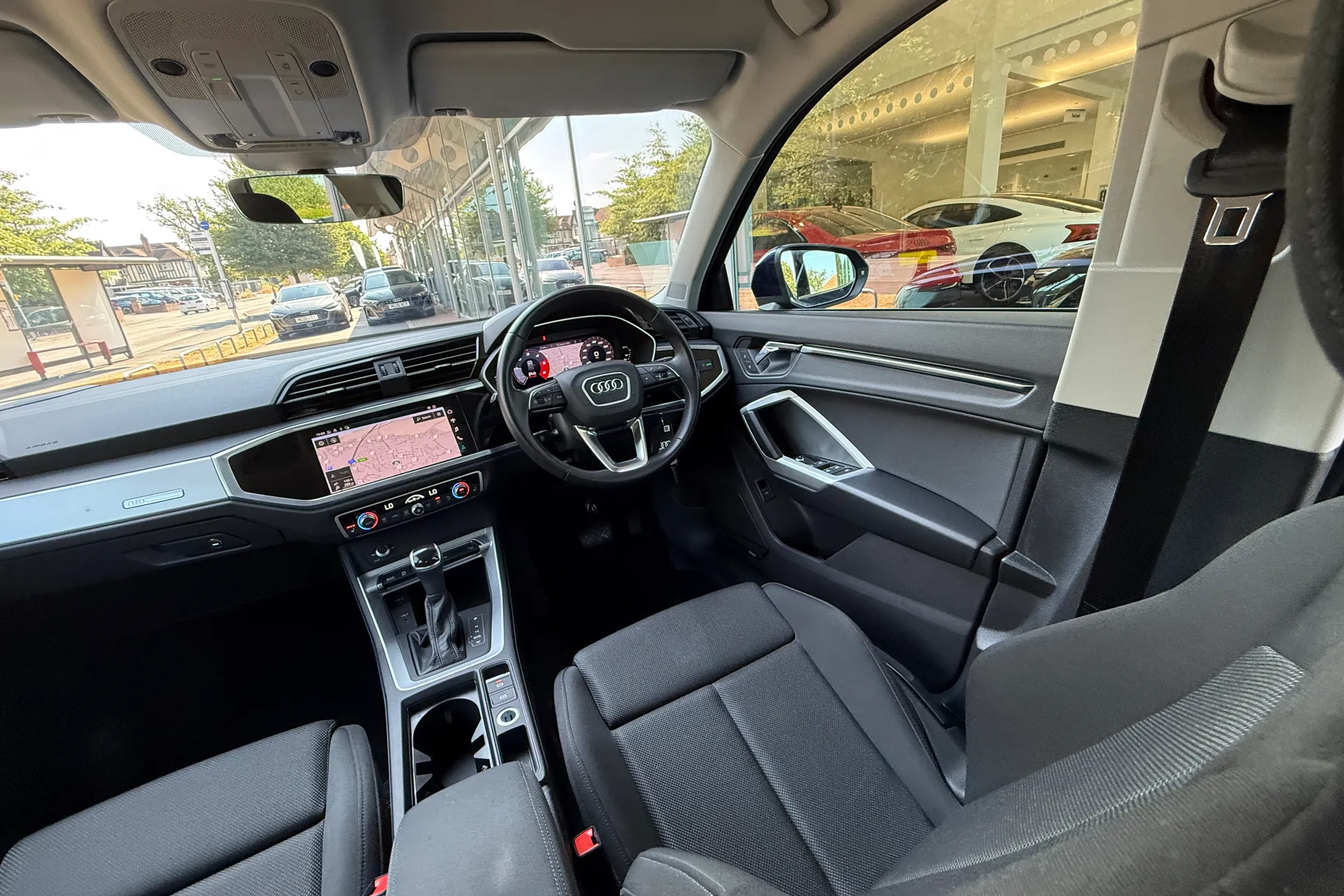 Audi Q3 thumbnail image number 39