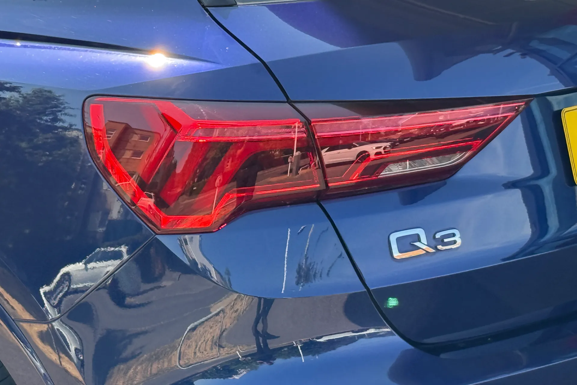 Audi Q3 thumbnail image number 43