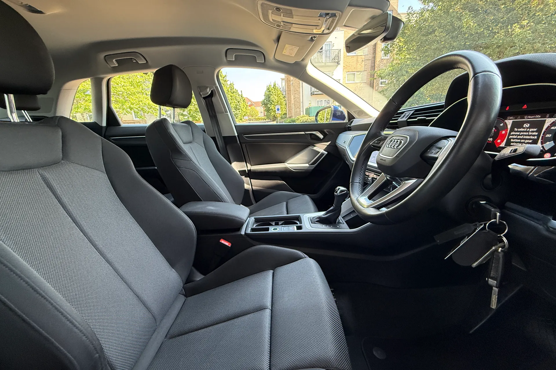 Audi Q3 thumbnail image number 29