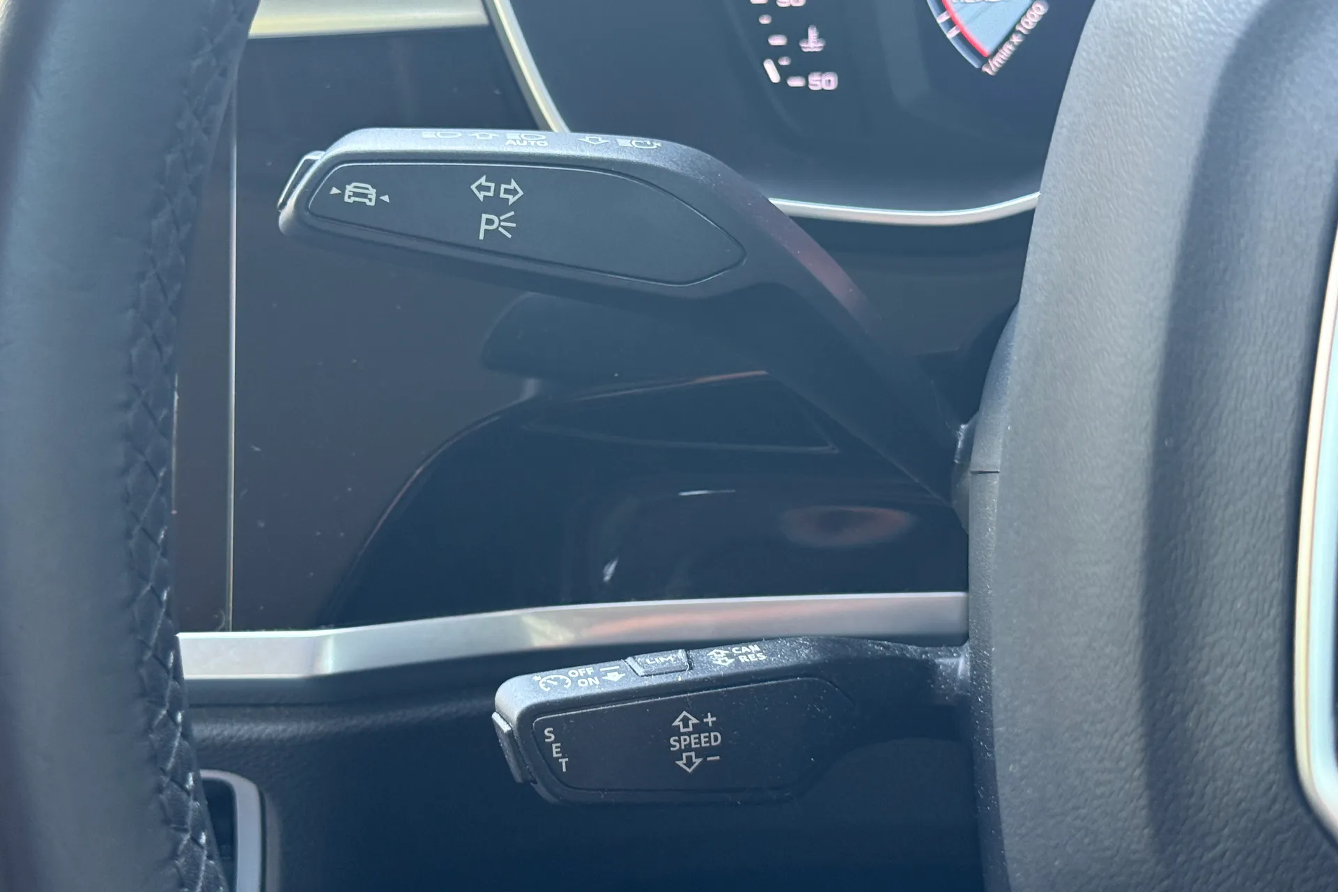 Audi Q3 thumbnail image number 13