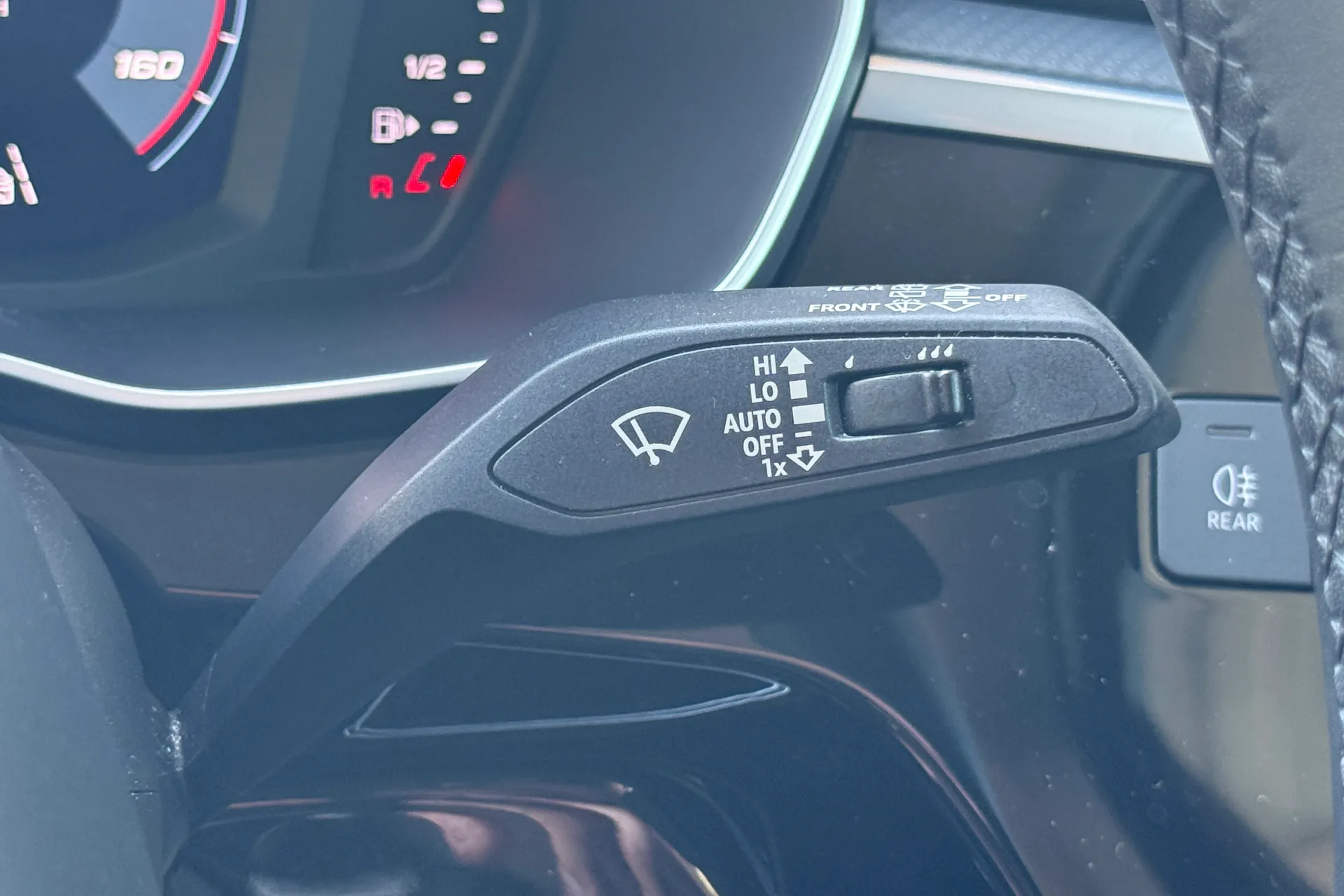 Audi Q3 thumbnail image number 12