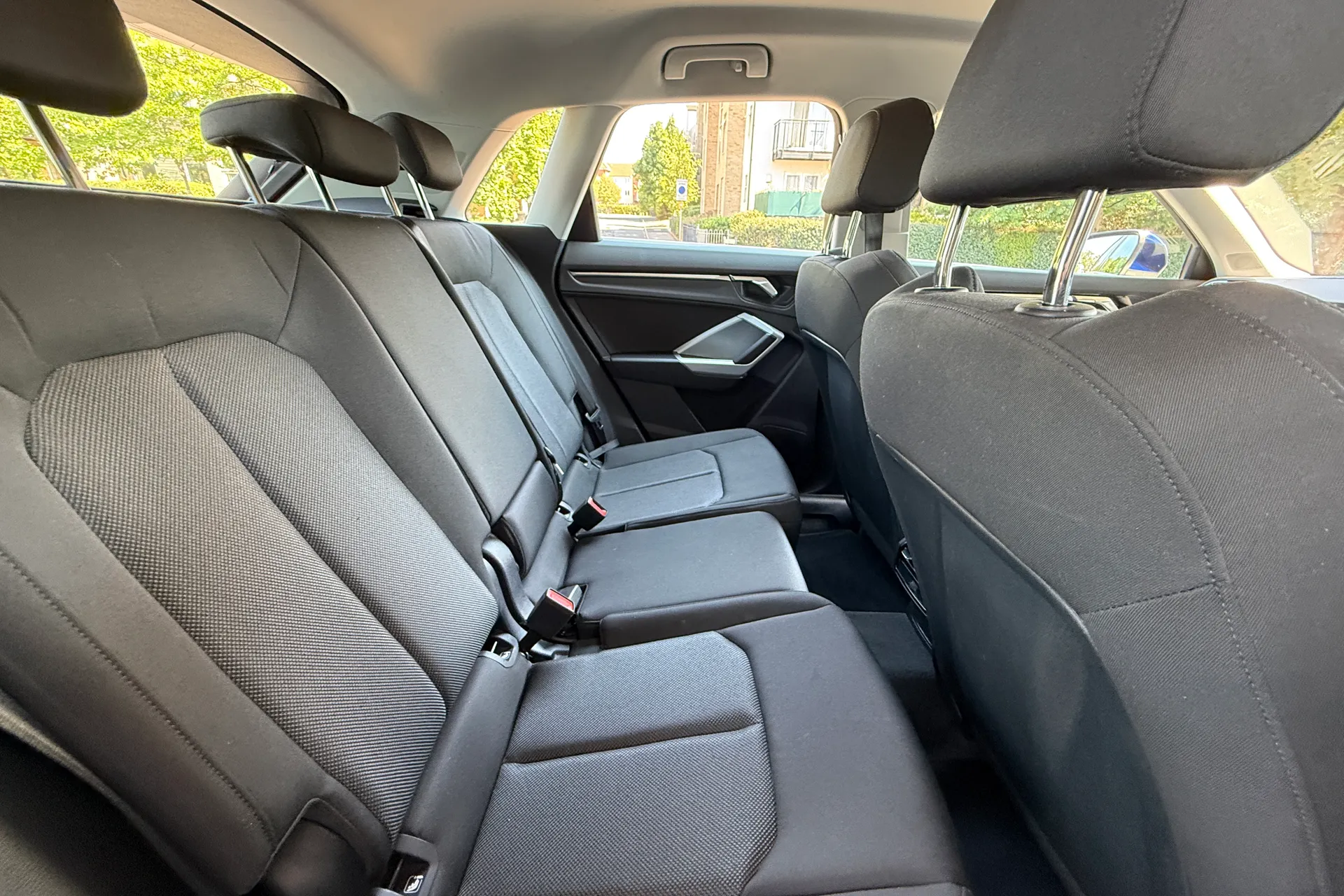 Audi Q3 thumbnail image number 35